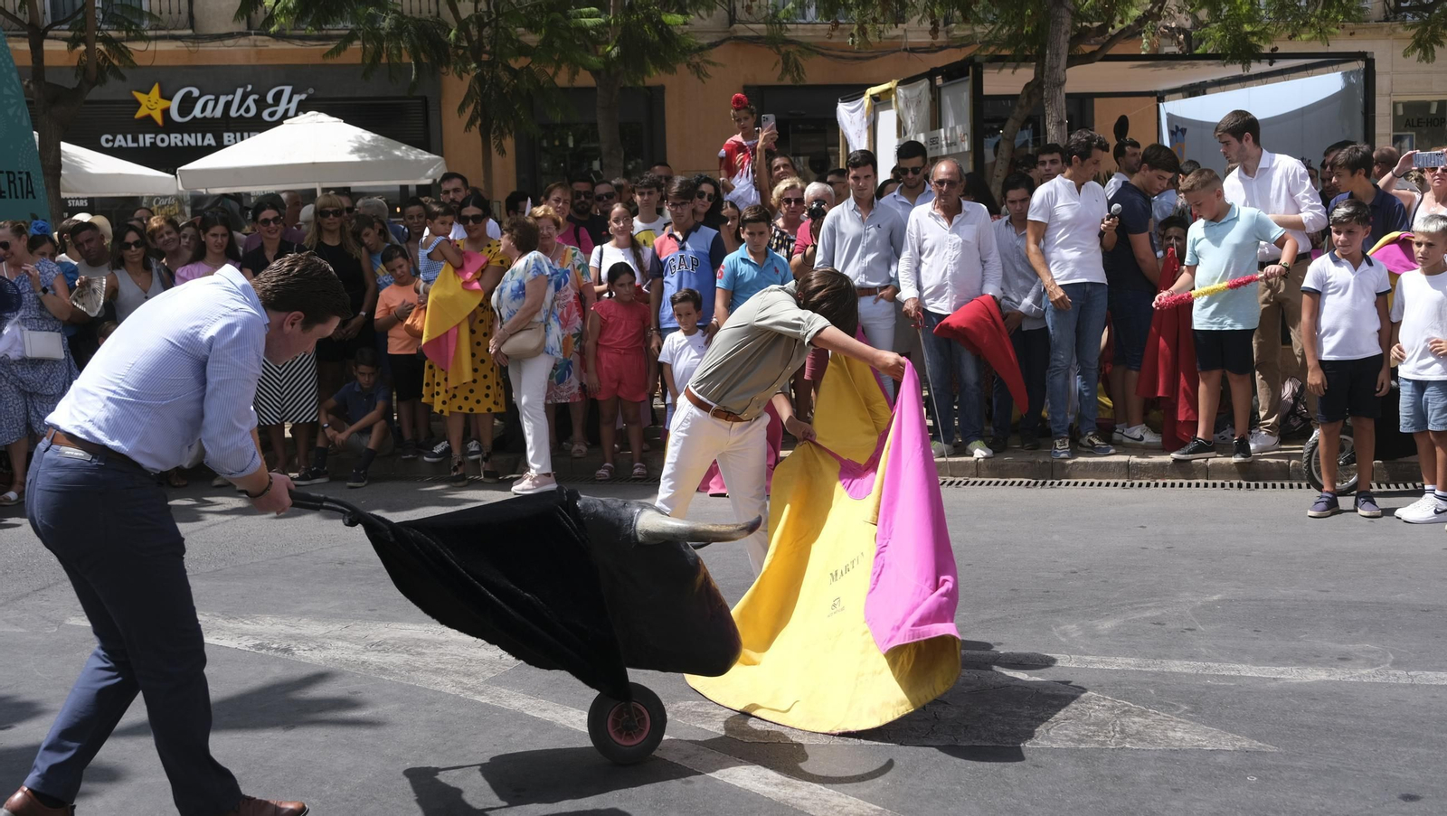Exhibición de toreo de salón de la Escuela Taurina de Almería, en imágenes