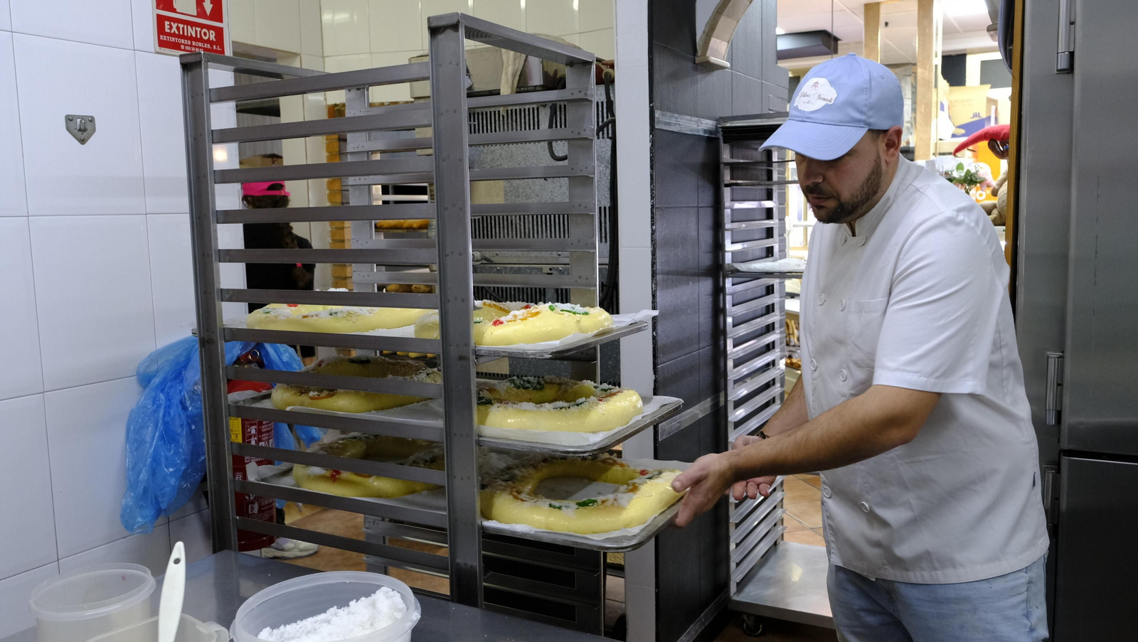 Fotogalería del roscón de reyes en Pastelería Yemadi, en Almería