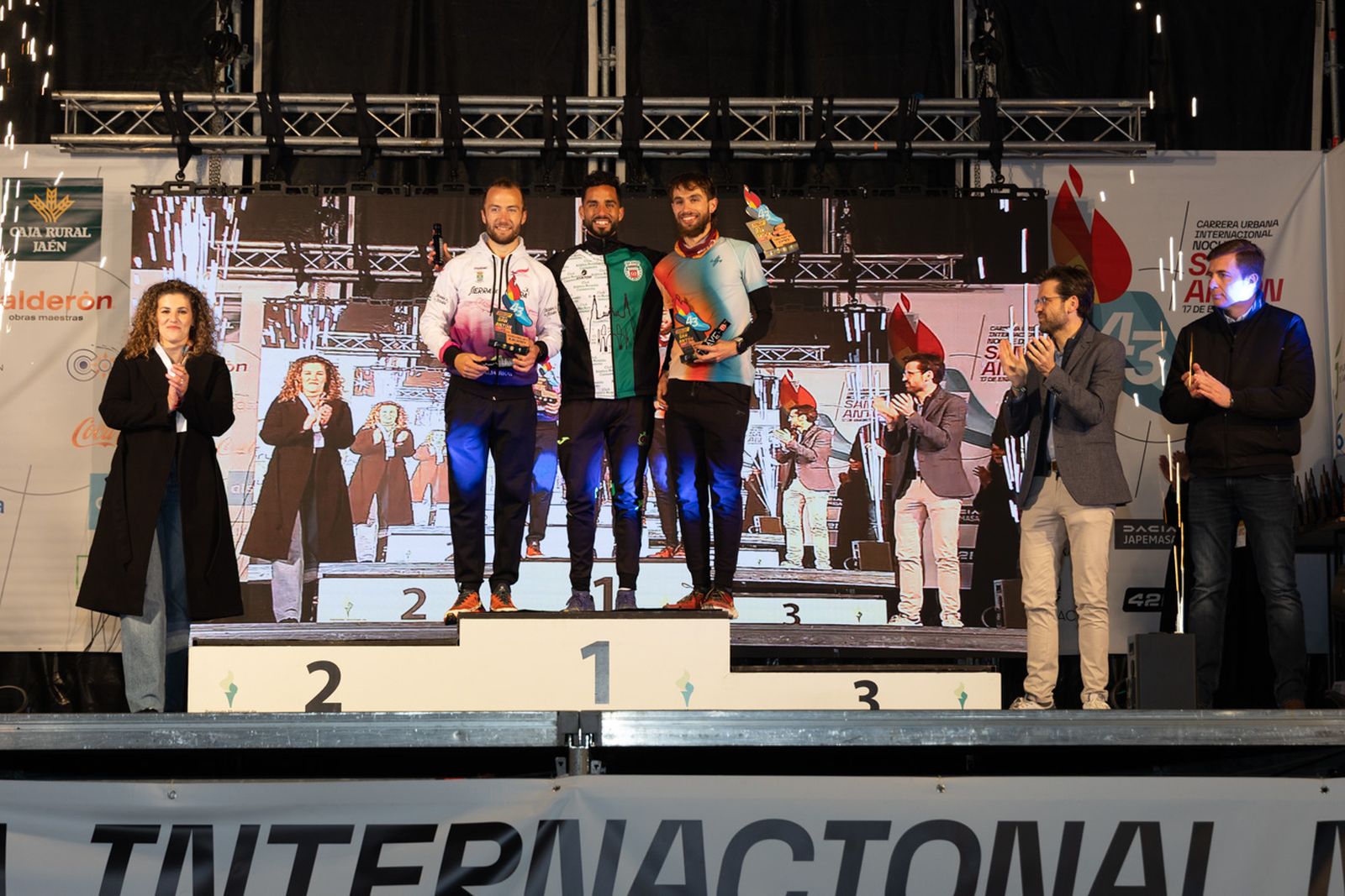 En imágenes: entrega de trofeos de todas las categorías de la Carrera de San Antón 2026