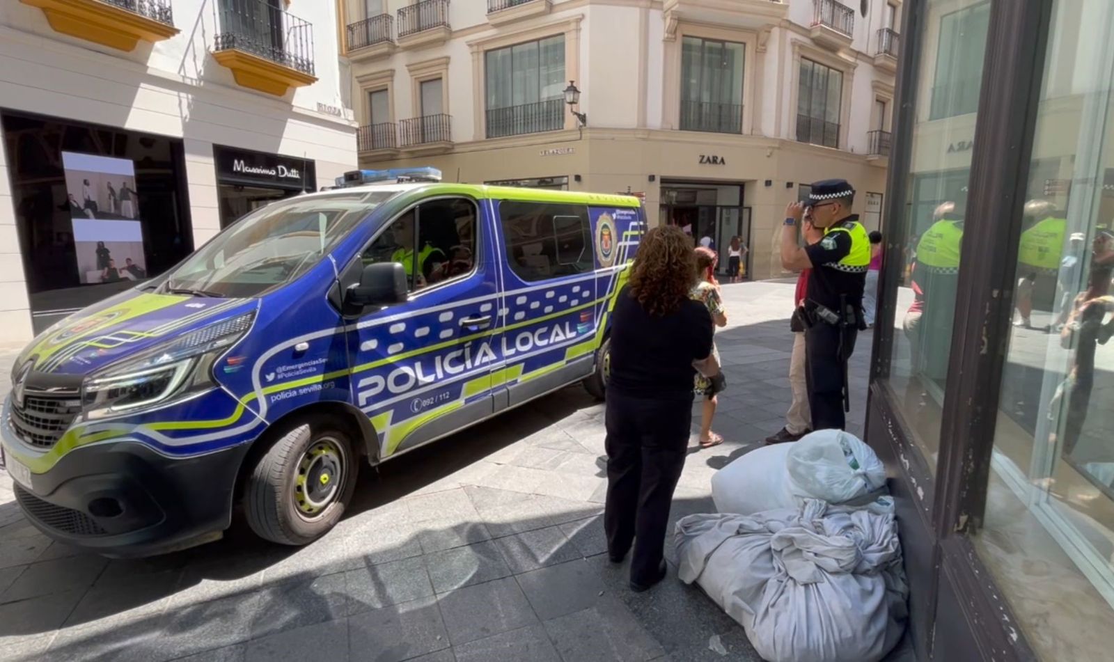 Operación de la Policía Local de Sevilla contra los manteros, en una imagen de archivo.