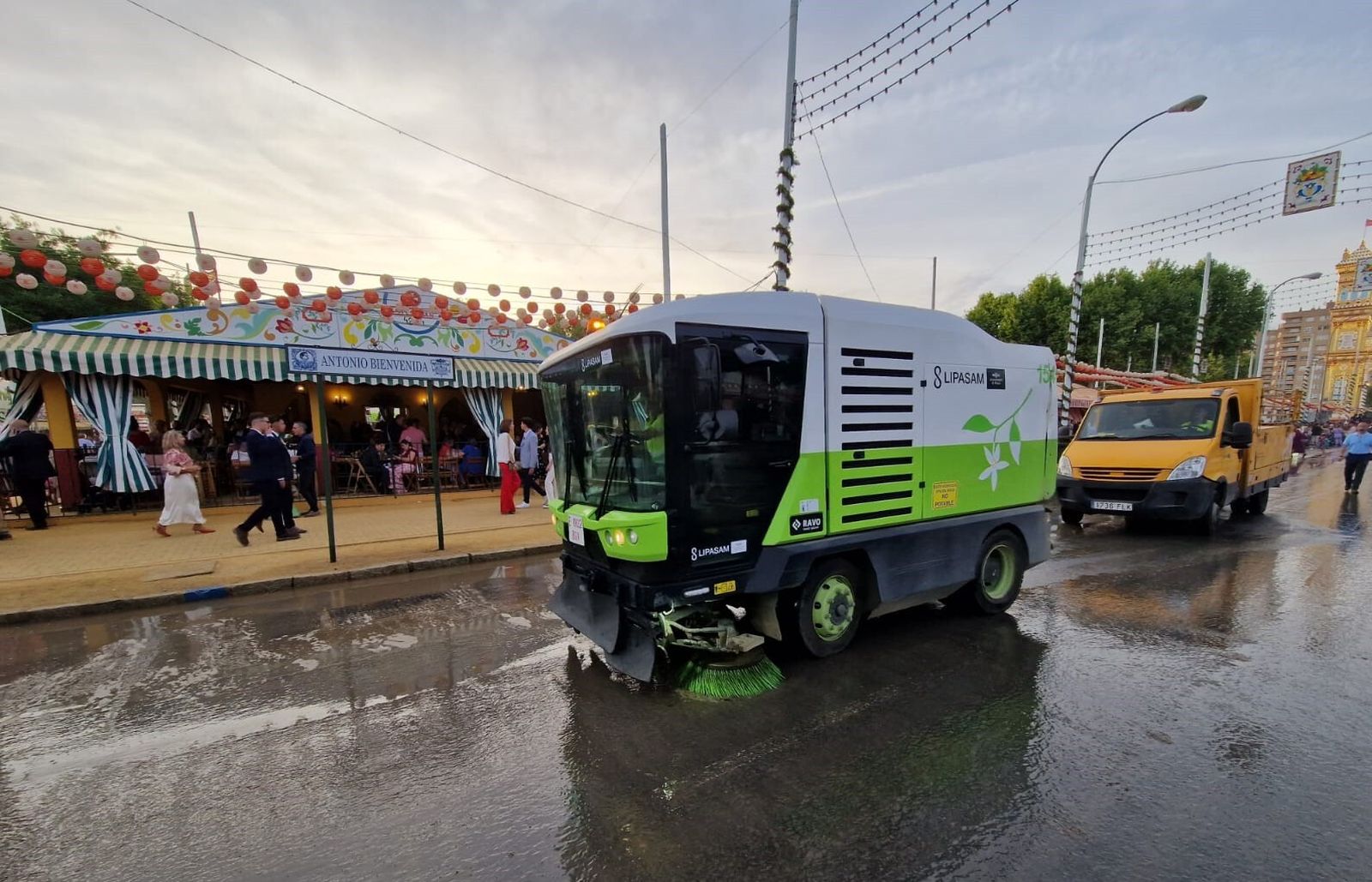 Lipasam ha recogido un 2,6% menos de residuos en toda la Feria de Sevilla