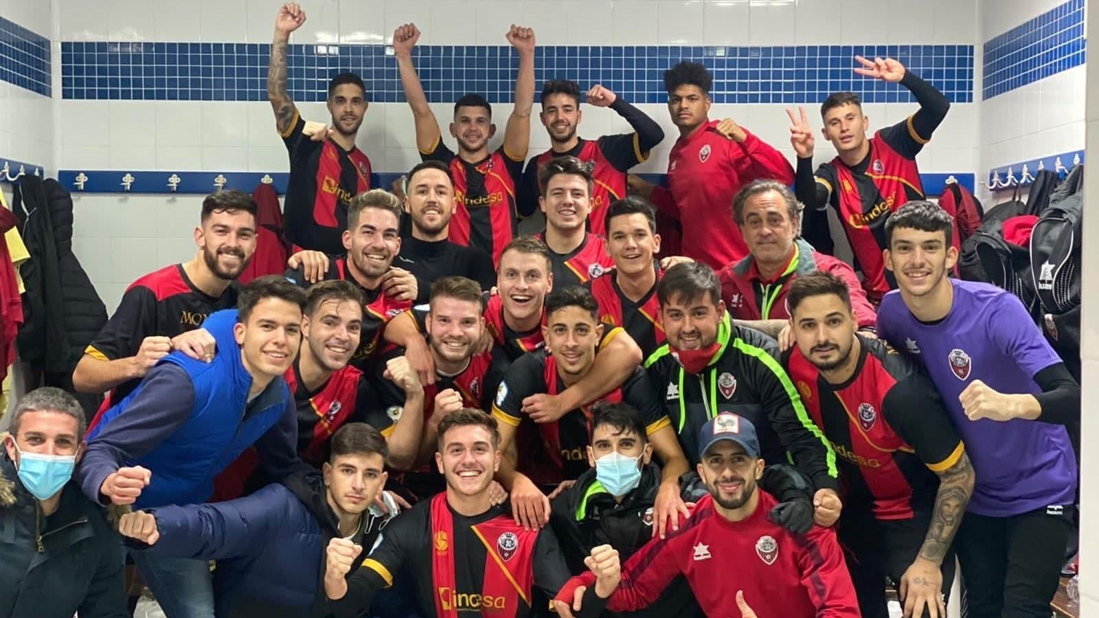 La plantilla del Cabecense celebra una de sus victorias