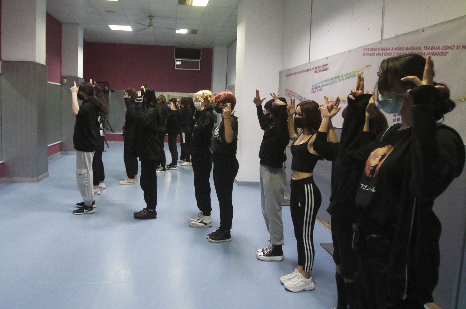 Las fotografías de una clase de K-pop en Córdoba, el baile coreano de moda