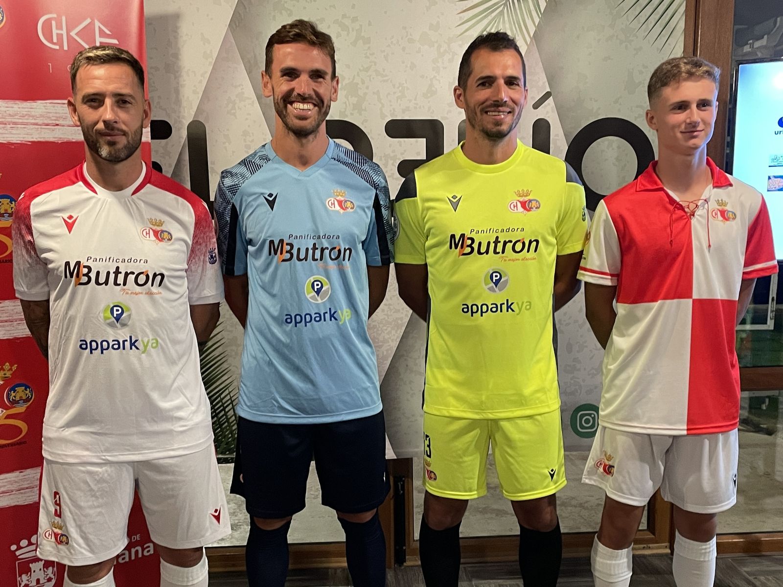 Las equipaciones del Chiclana para la nueva temporada.