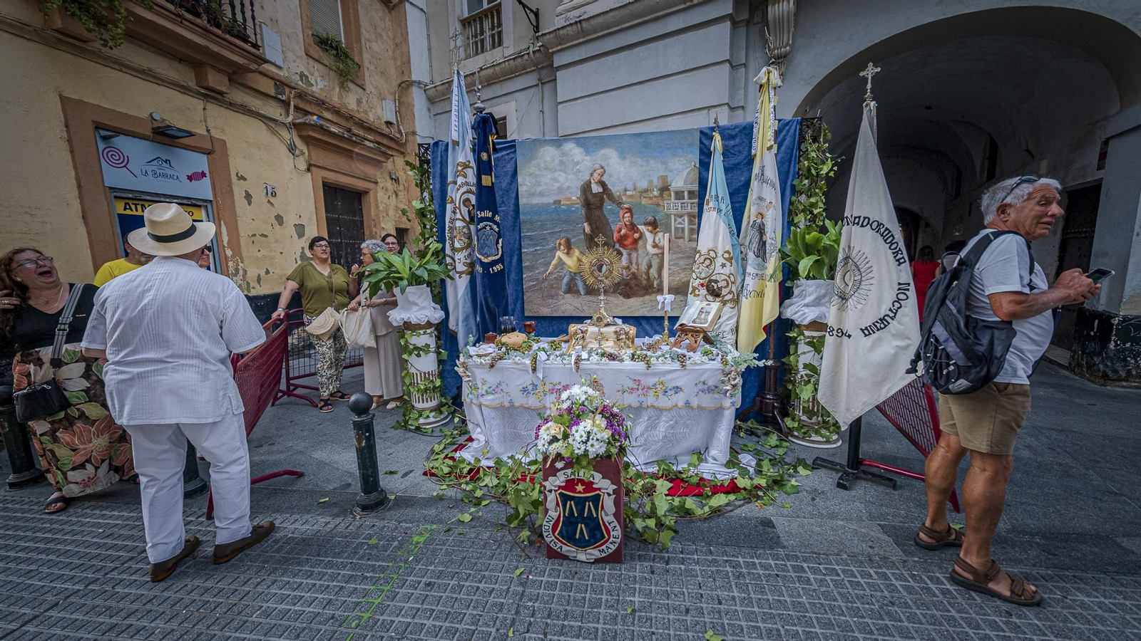 Búscate entre las imágenes del Domingo de Corpus en Cádiz