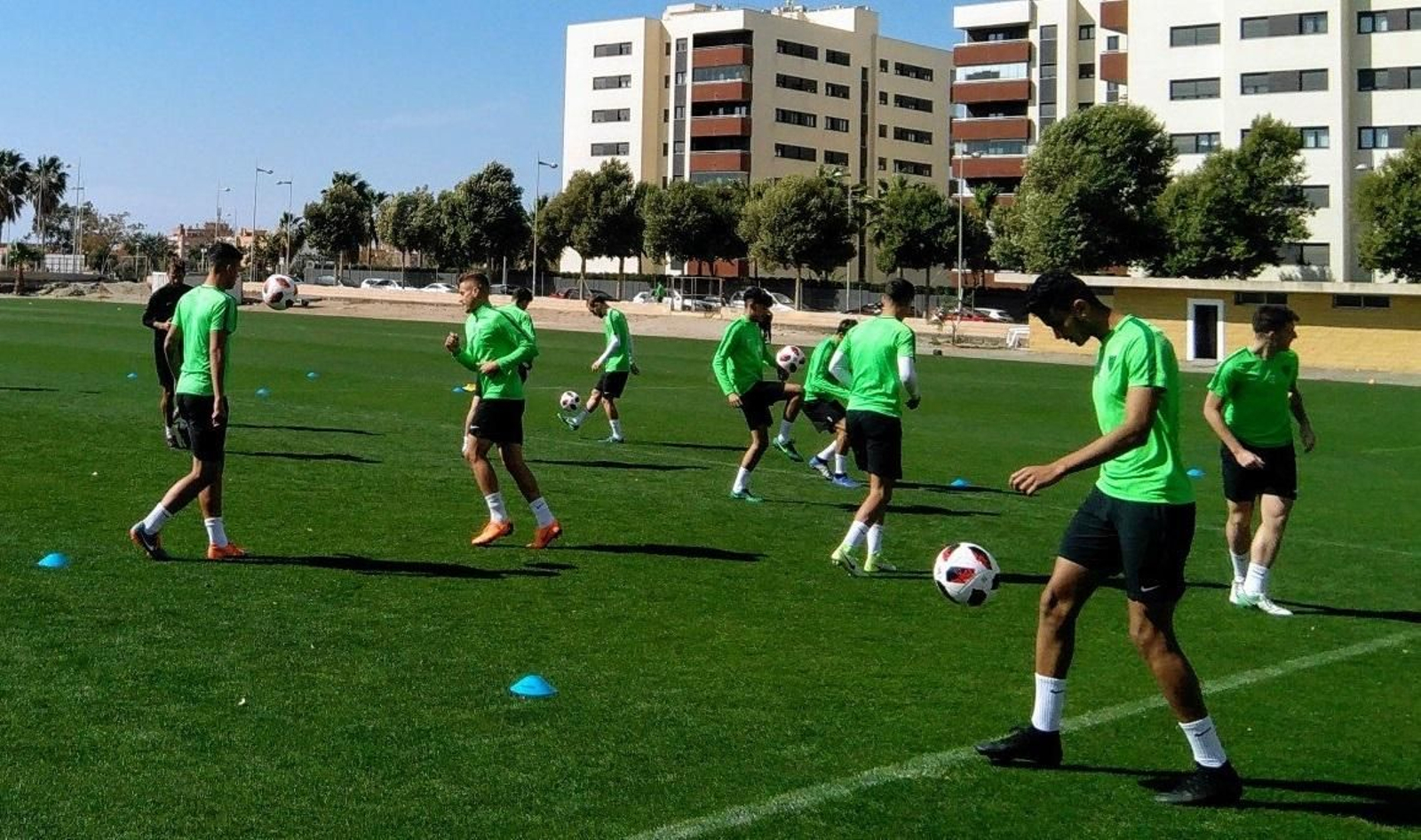 Entrenamiento del Almería B de este viernes en la Vega de Acá.