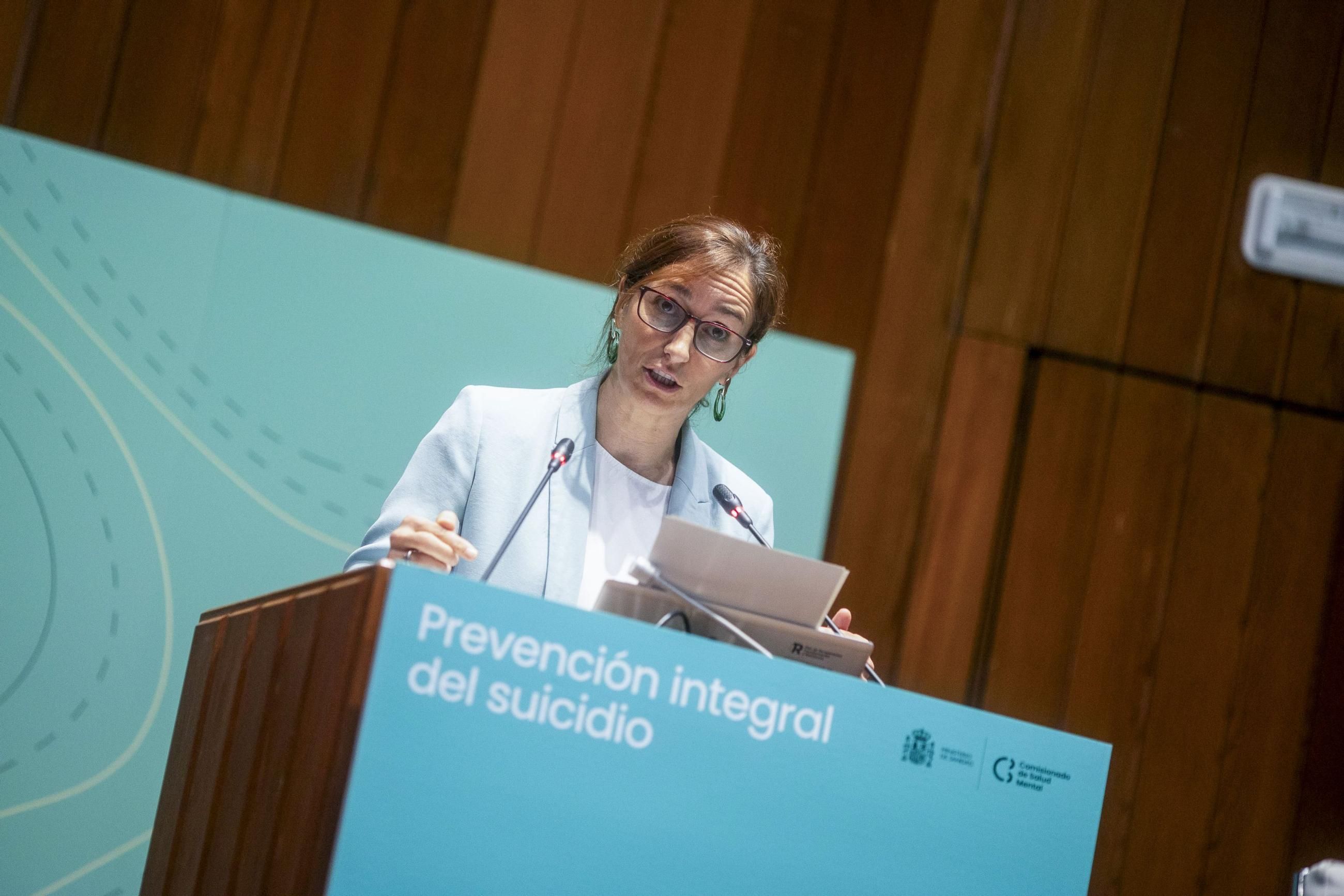 Mónica García resalta el "descenso esperanzador" de suicidios y pide más trabajo para reducir las 3.846 muertes de 2024