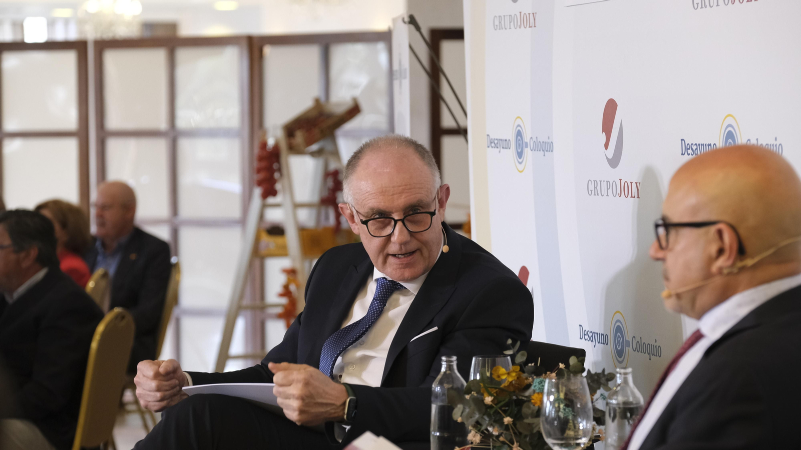 Desayuno coloquio de Grupo Joly y Cajasur, con la participación del ponente Enrique de los Ríos