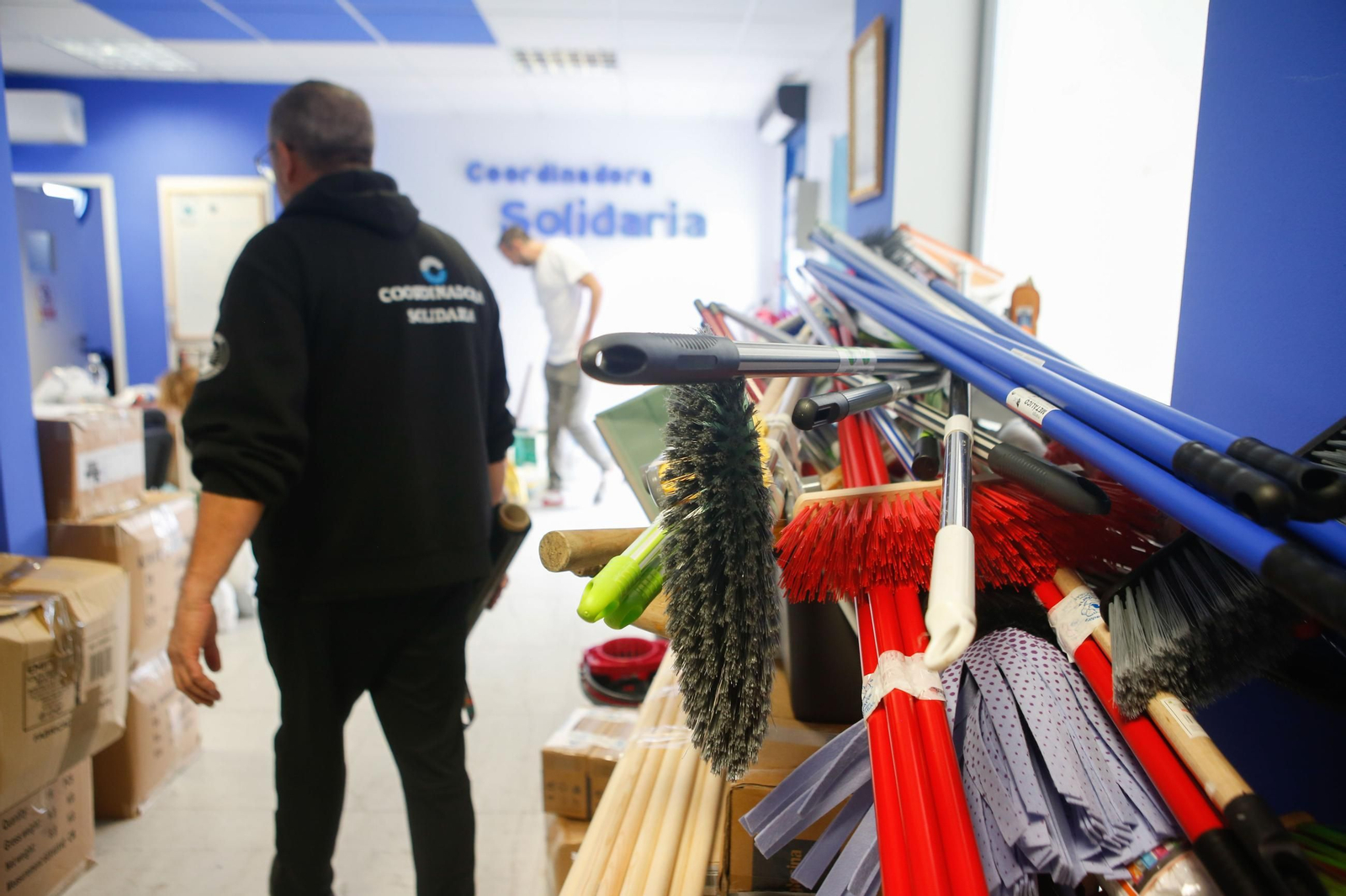 Fotos de la recogida de alimentos y enseres para ayudar a los afectados por la DANA en Valencia