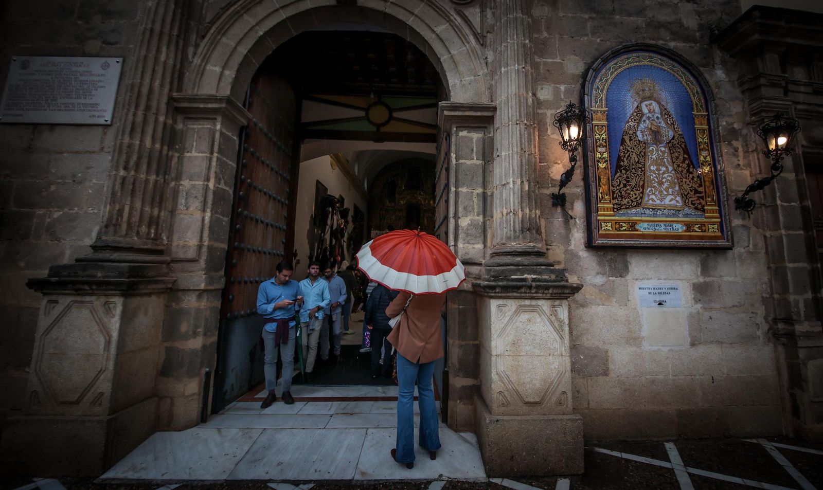 Imágenes de la visita a los templos tras el aplazamiento de la Magna Mariana de Jerez