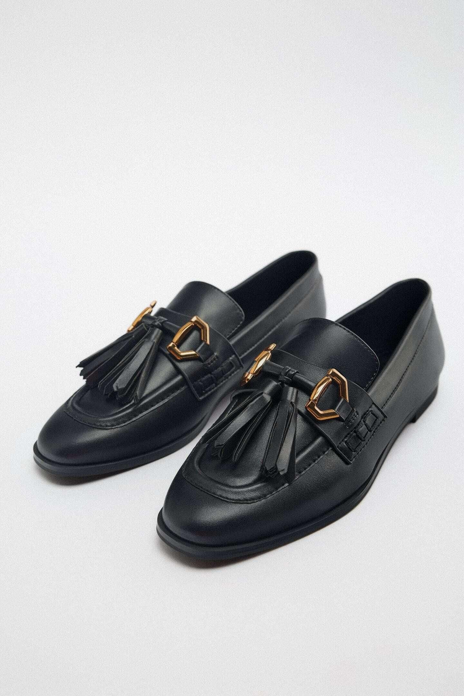 Mocasines con borlas de Zara. Mocasines con borlas de Zara.
