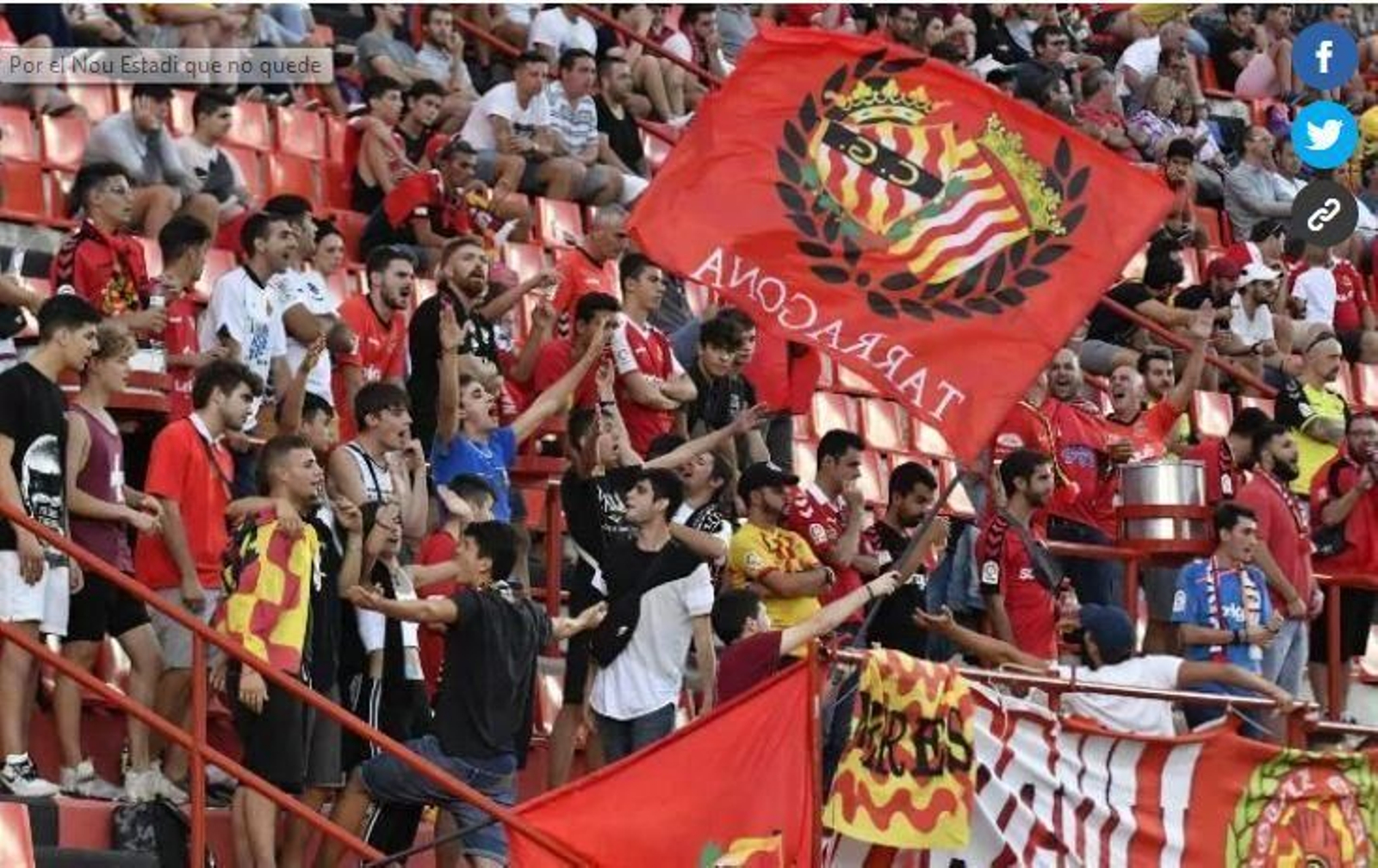 Aficionados el Nàstic, durante un partido en el Nou Estadi Aficionados el Nàstic, durante un partido en el Nou Estadi
