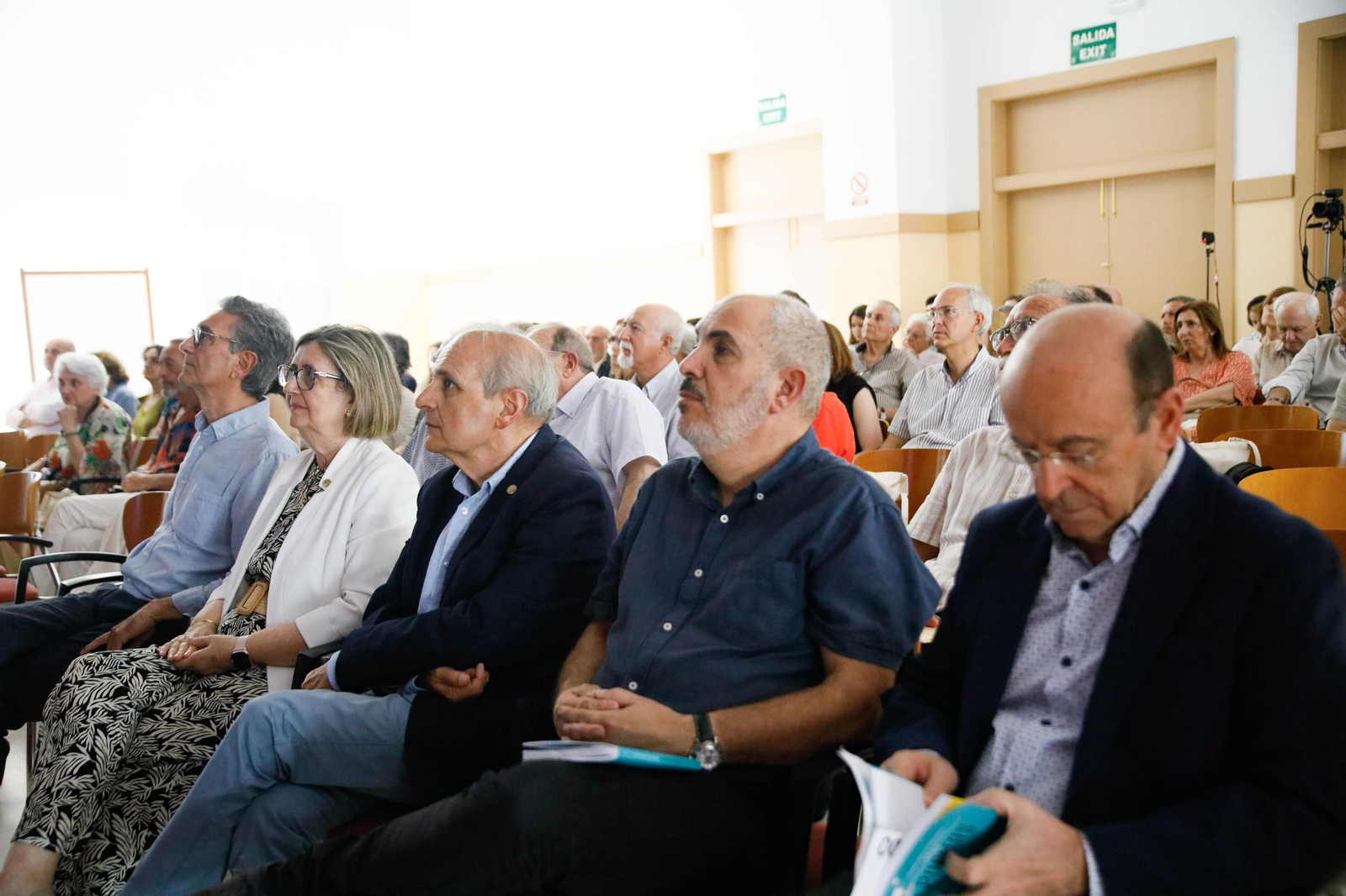 Imágenes de la entrega de los Escudos de Oro del IEA y la celebración de su Plenario