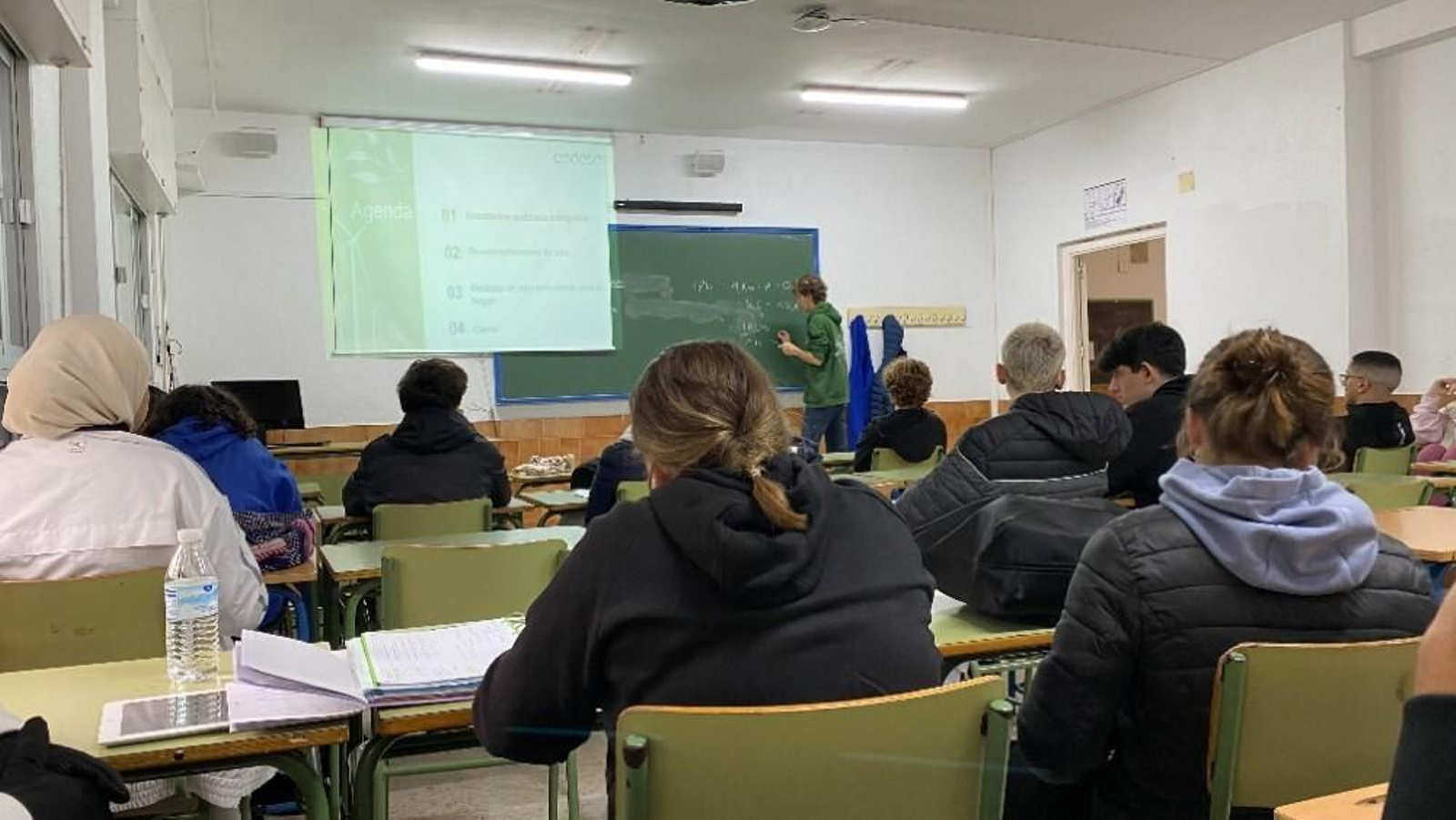 Estudiantes del José Cadalso de San Roque en el curso de Endesa.