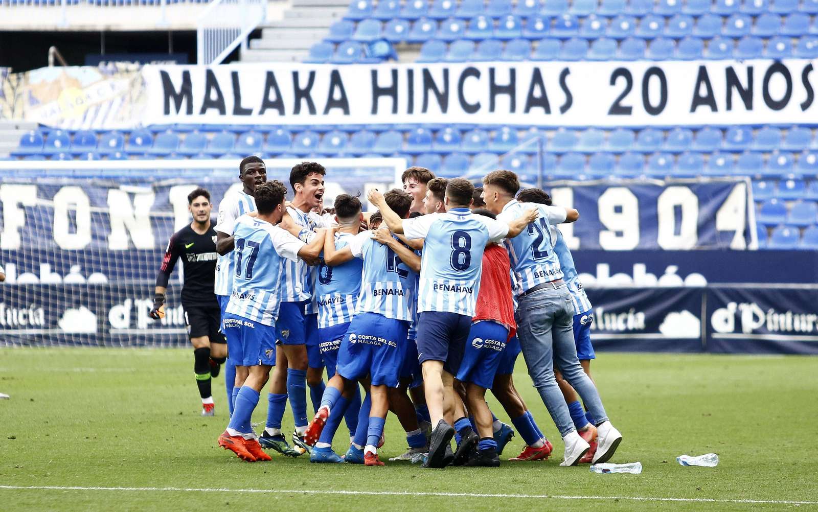 Galería: La celebración del Málaga CF Juvenil