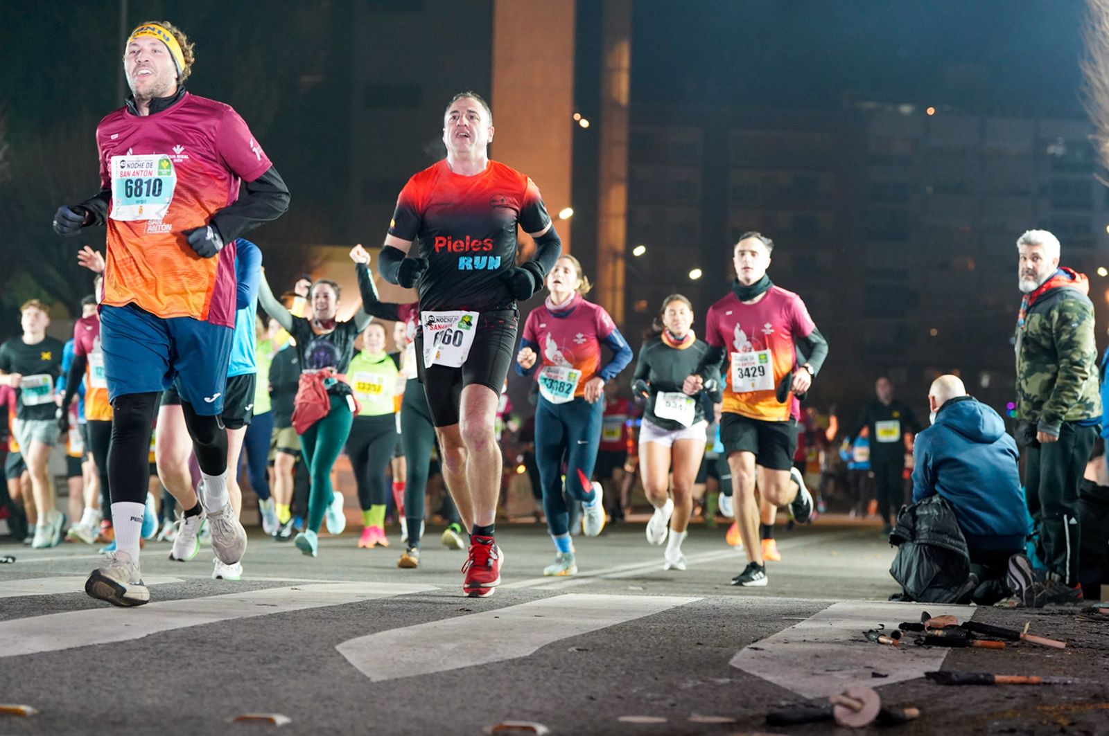 En imágenes: búscate en tu llegada a meta de la Carrera de San Antón 2026 (14)