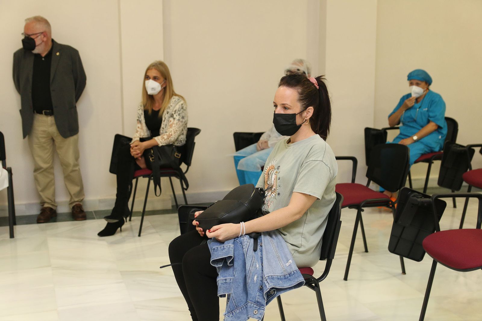 Fotogalería del reconocimiento a los trabajadores de la residencia de la FAAM que se autoconfinaron