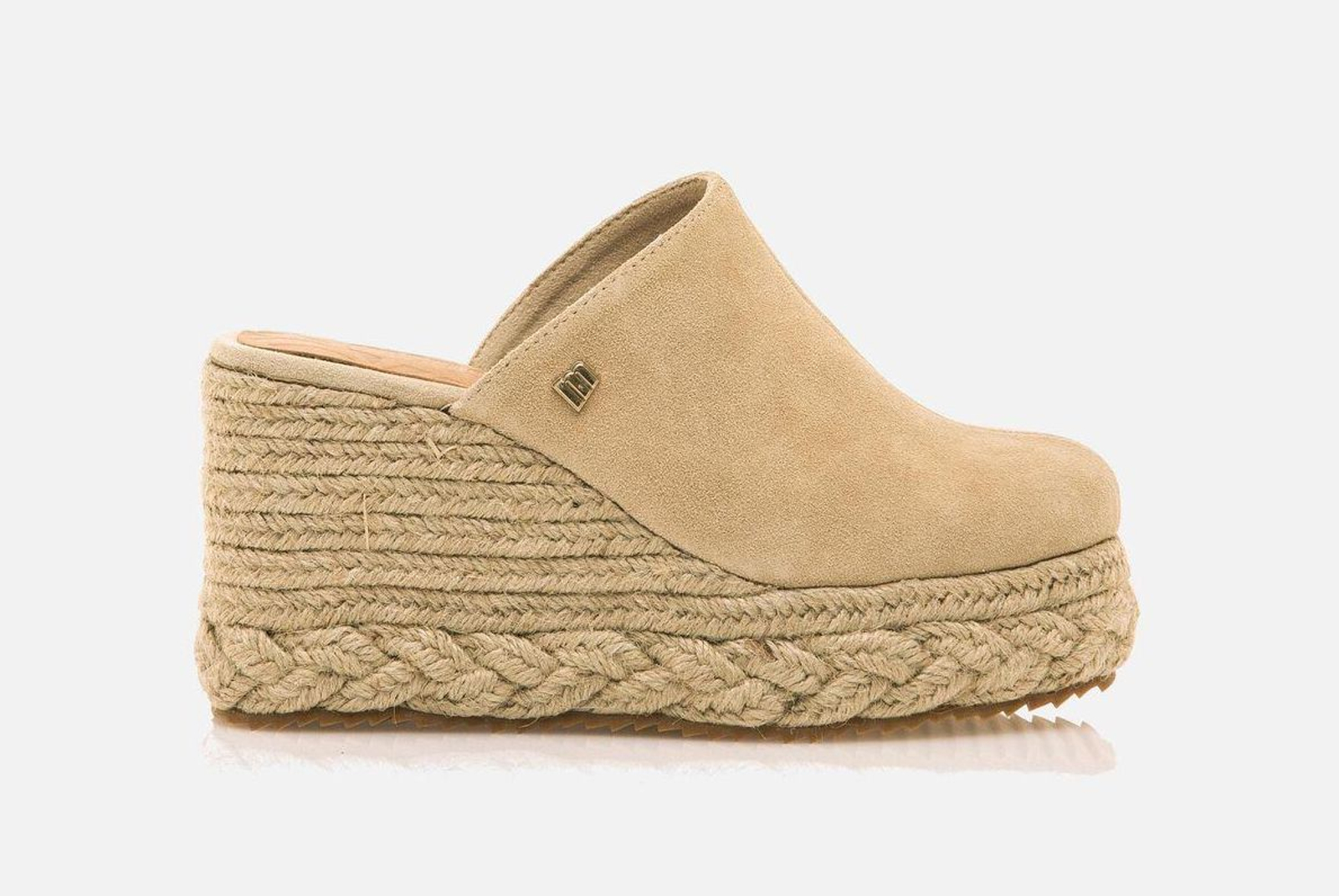 Alpargatas tipo zuecos de la firma Mustang Sandalia Lou.