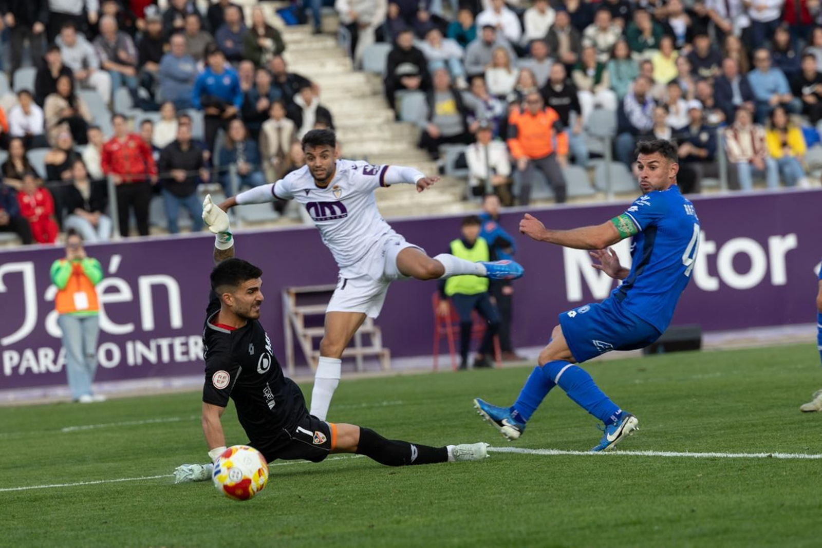 Real Jaén 0-1 Linares Deportivo: las mejores imágenes del clásico provincial