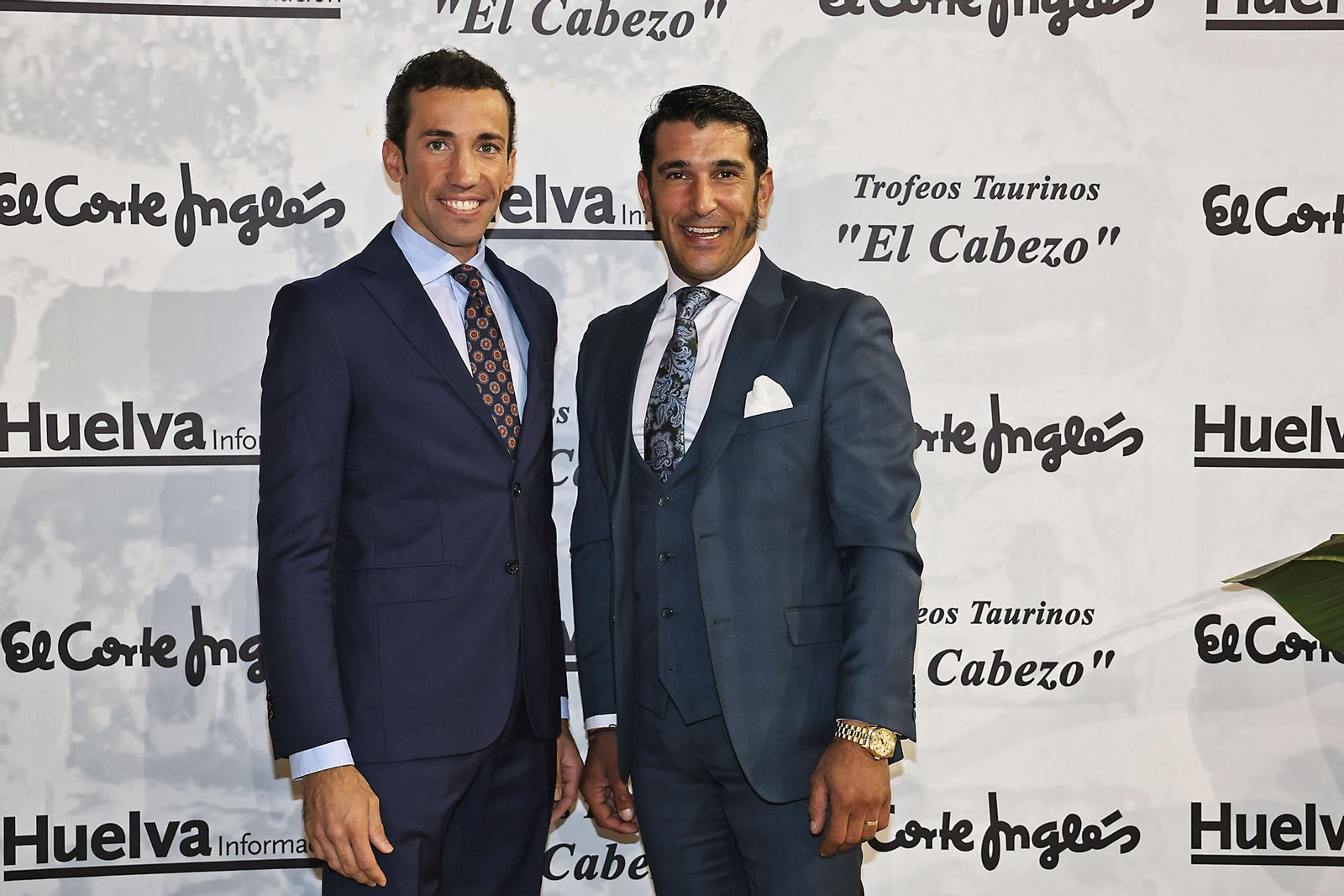 Imágenes del ambiente en la entrega de la XXXII edición de los premios taurinos "El Cabezo"