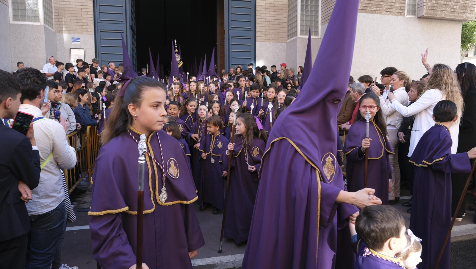 La procesión de Pasión en Almería, en imágenes
