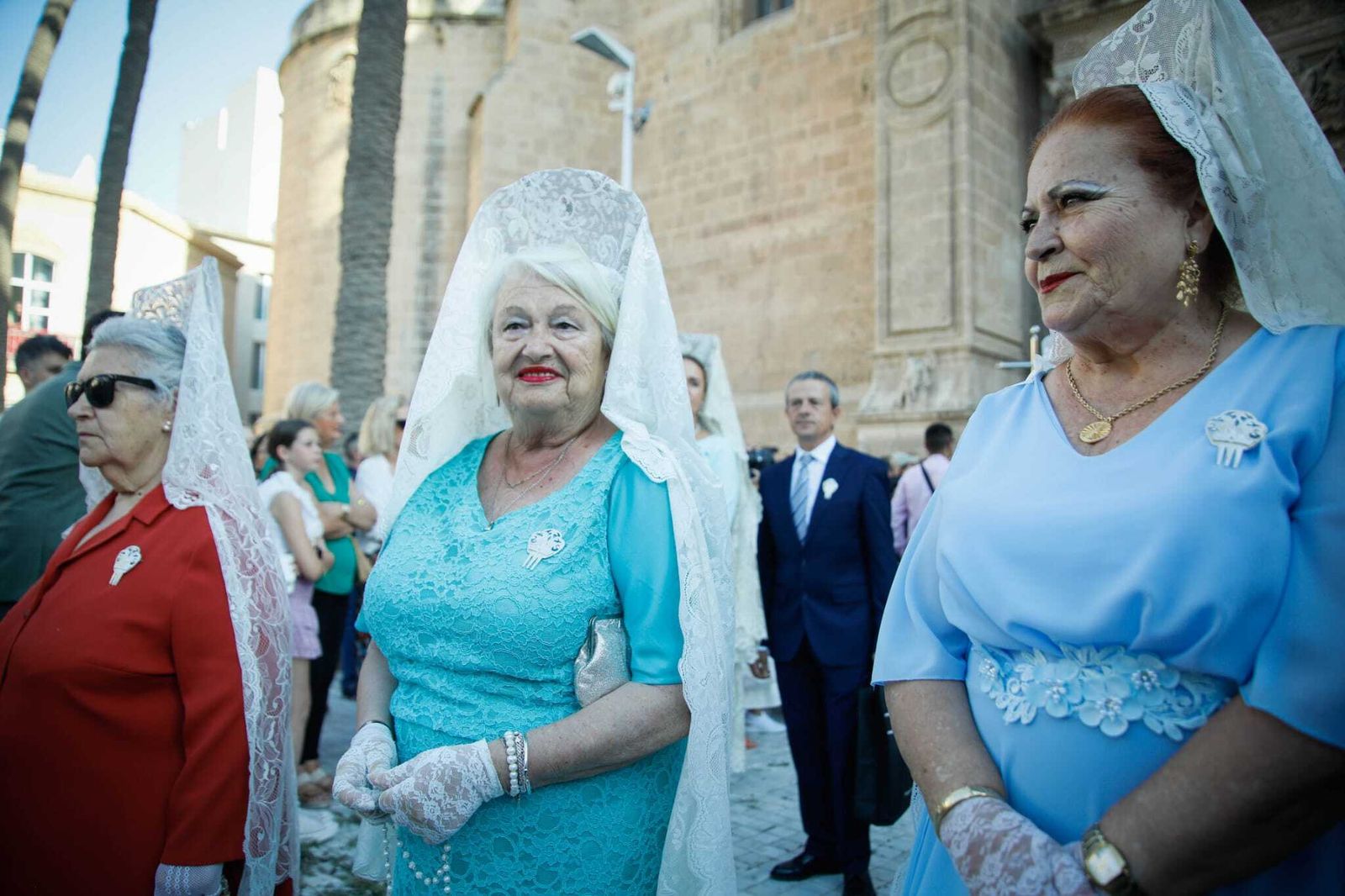 Imágenes de la procesión del Corpus Christi en Almería: así han sido la misa y la posterior marcha por la capital