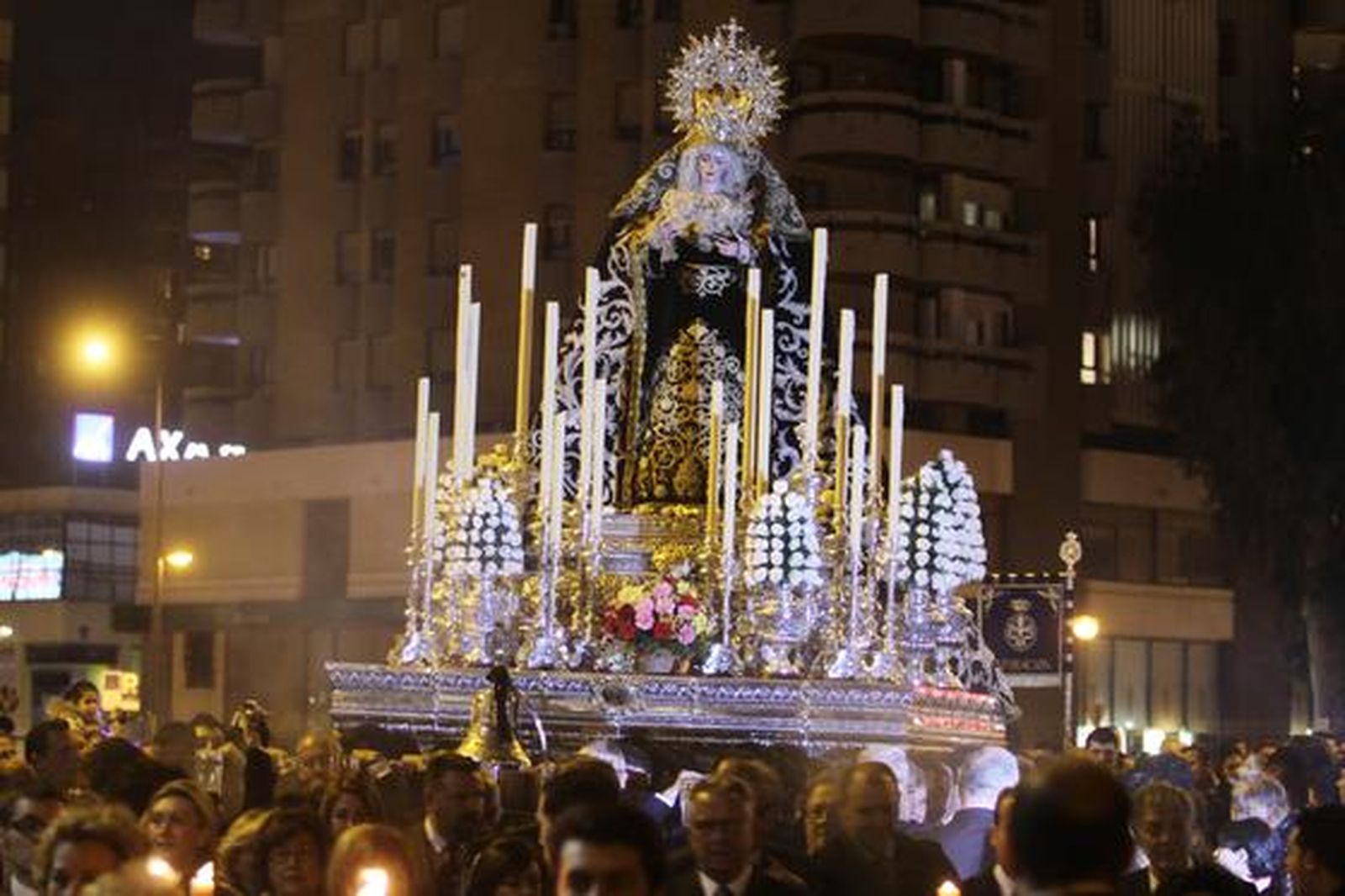 María Santísima de los Dolores durante su traslado.