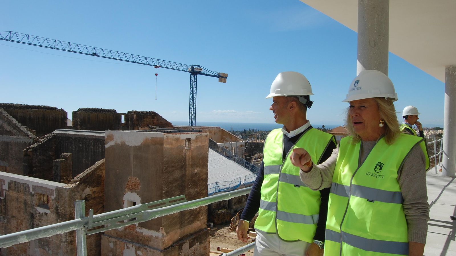 La alcaldesa, Ángeles Muñoz, y el edil de Obras, Diego López. La alcaldesa, Ángeles Muñoz, y el edil de Obras, Diego López.