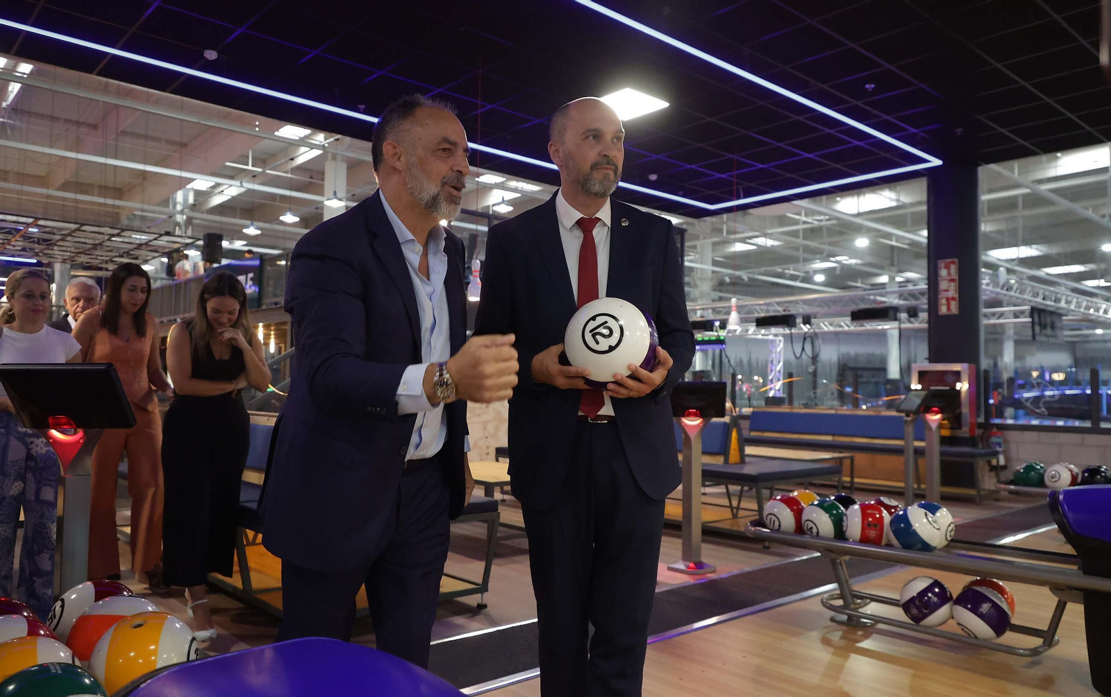 Fotos de la inauguración de Mega Ozone Browling en Los Barrios