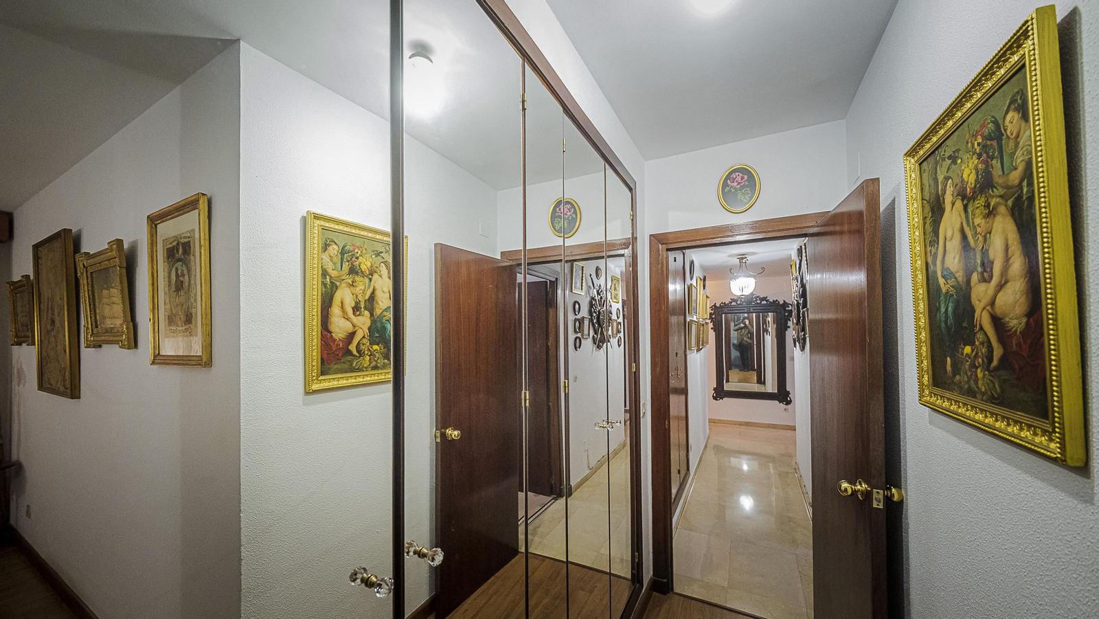 Interior de la casa: Calle Brasil