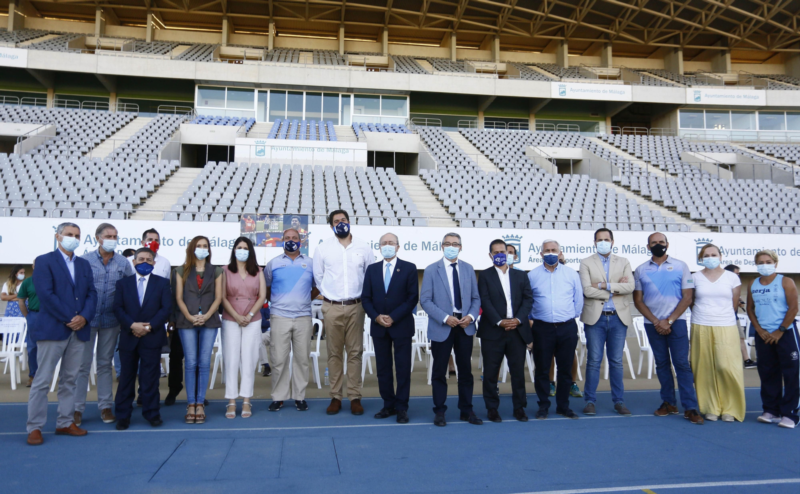 Fotos: El homenaje a Borja Vivas en el Ciudad de Málaga