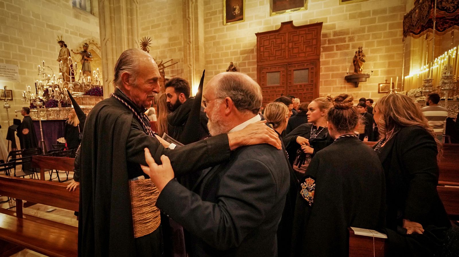 Las hermandades de La lanzada y Mayor Dolor en imágenes