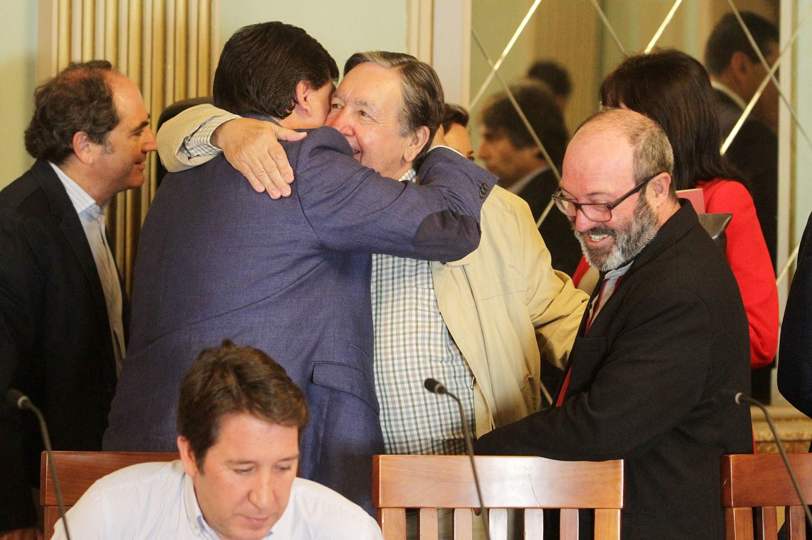 Imágenes de la Mesa de los Fosfoyesos celebrada en el ayuntamiento