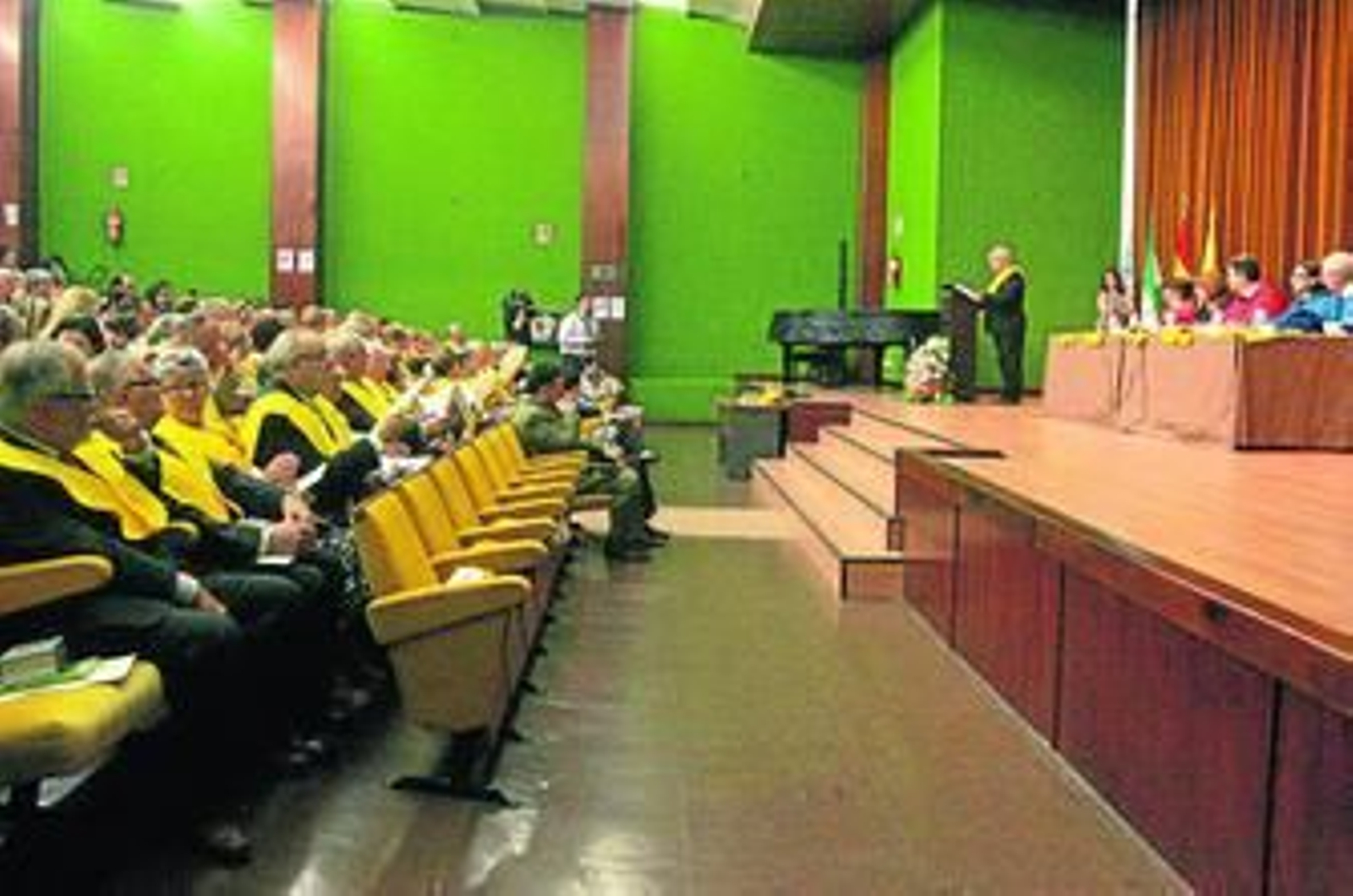 Momento en el que el representantes de alumnos toma la palabra.