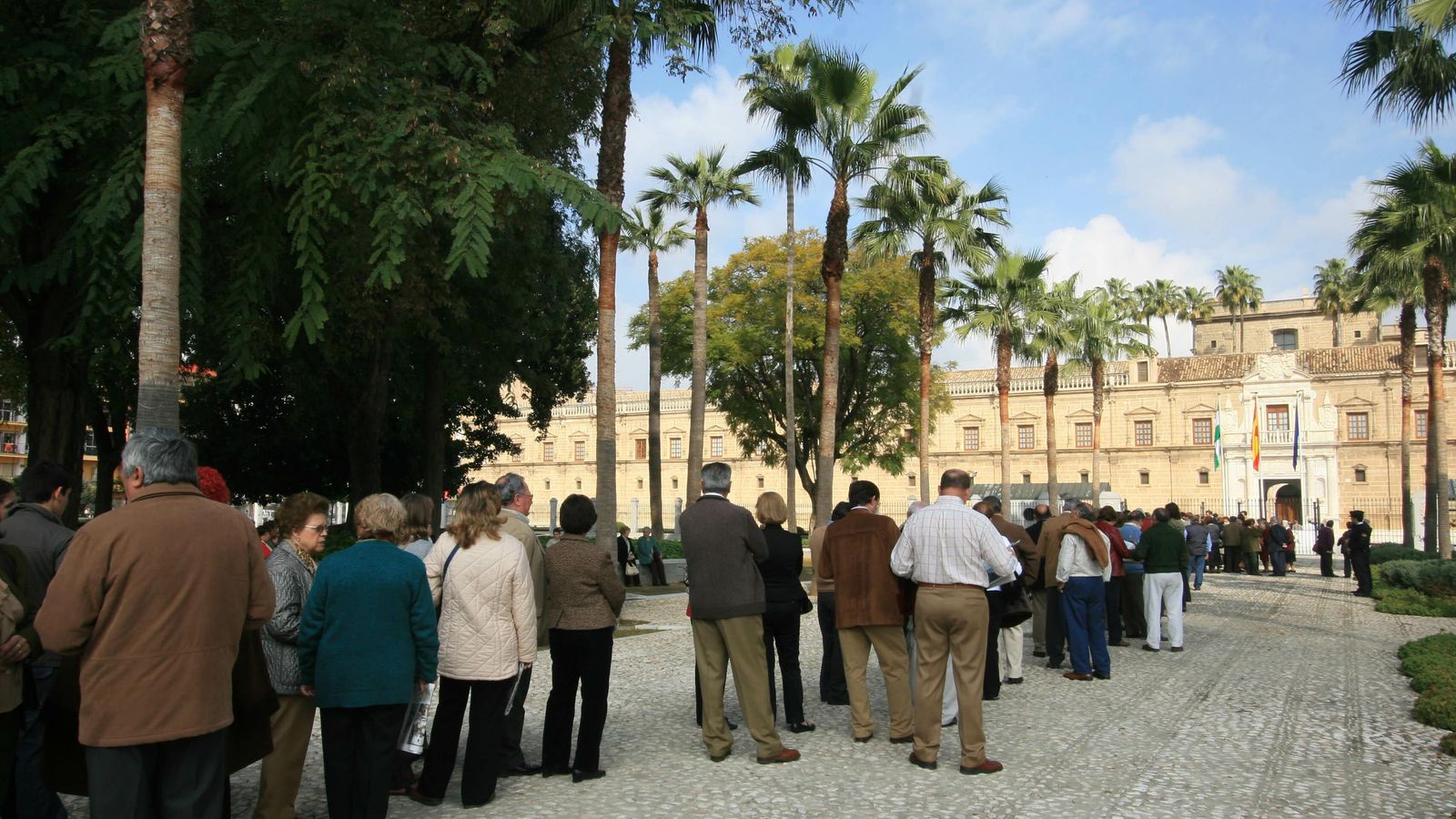 En el Parlamento de Andalucía se inaugura la Noche en Blanco 2019 oficialmente y se abren salas como la Biblioteca.