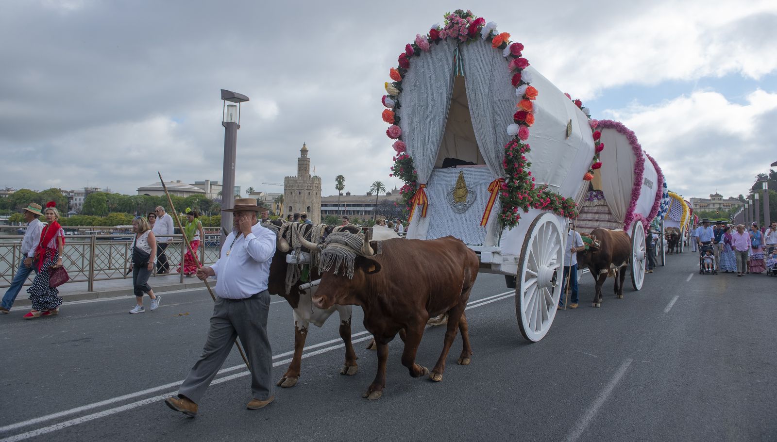 Las imágenes de la salida de la Hermandad del Rocío de Sevilla