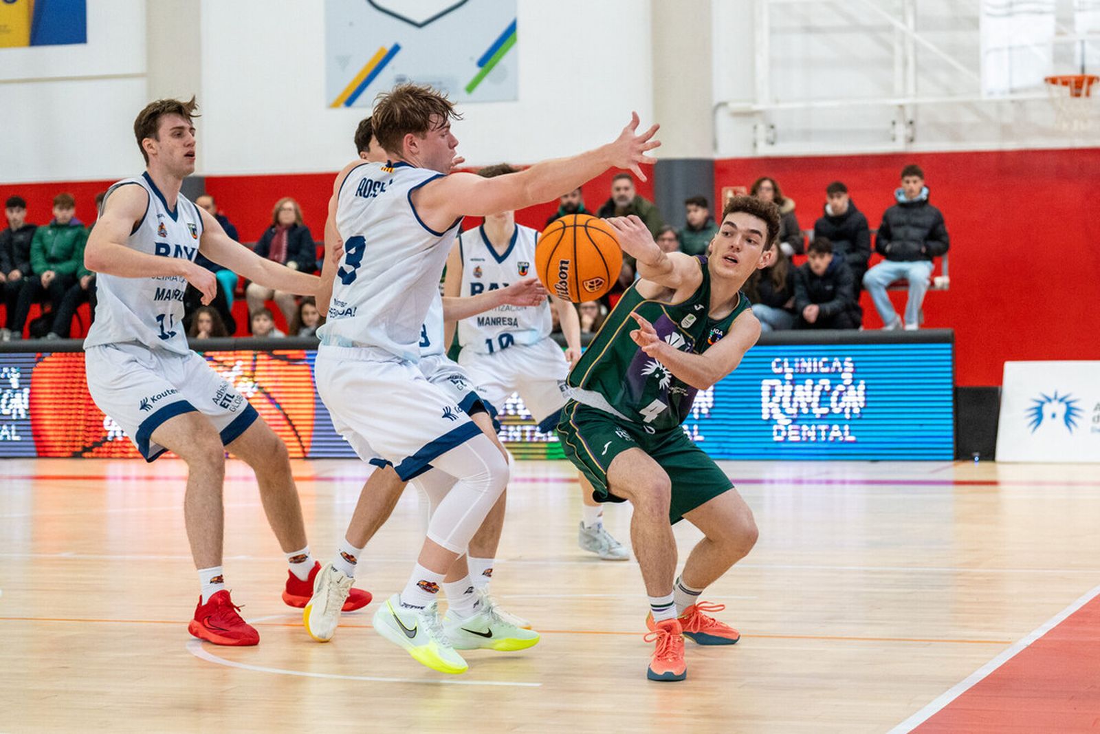 Liga U22: Carácter y remontada del Unicaja ante el BAXI Manresa (88-85)