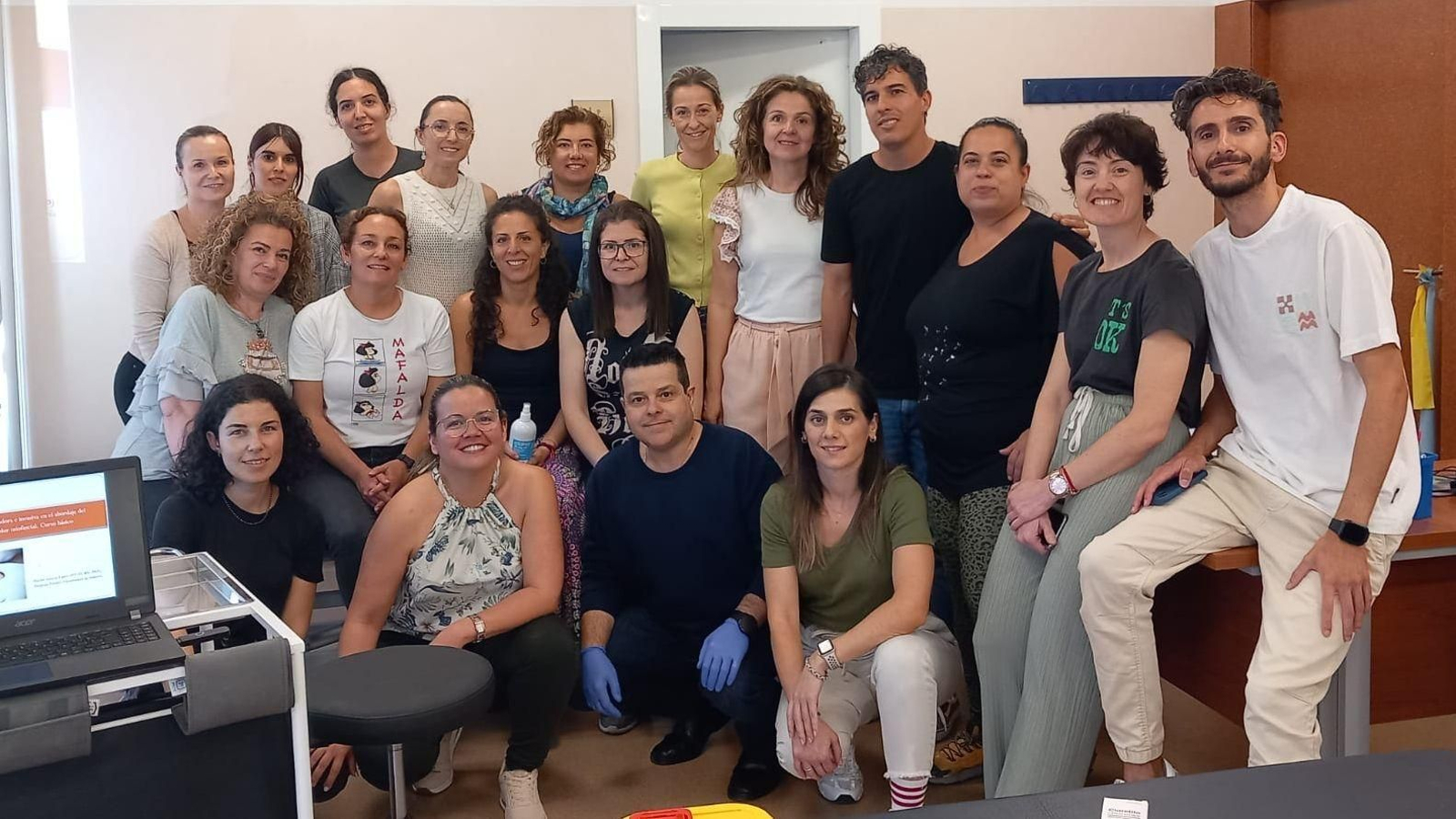 Algunos de los santarios que han participado en los cursos de formación.