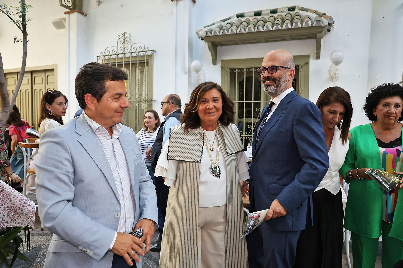 Imágenes de la presentación de la Guía del Rocío 2024 de Huelva Información