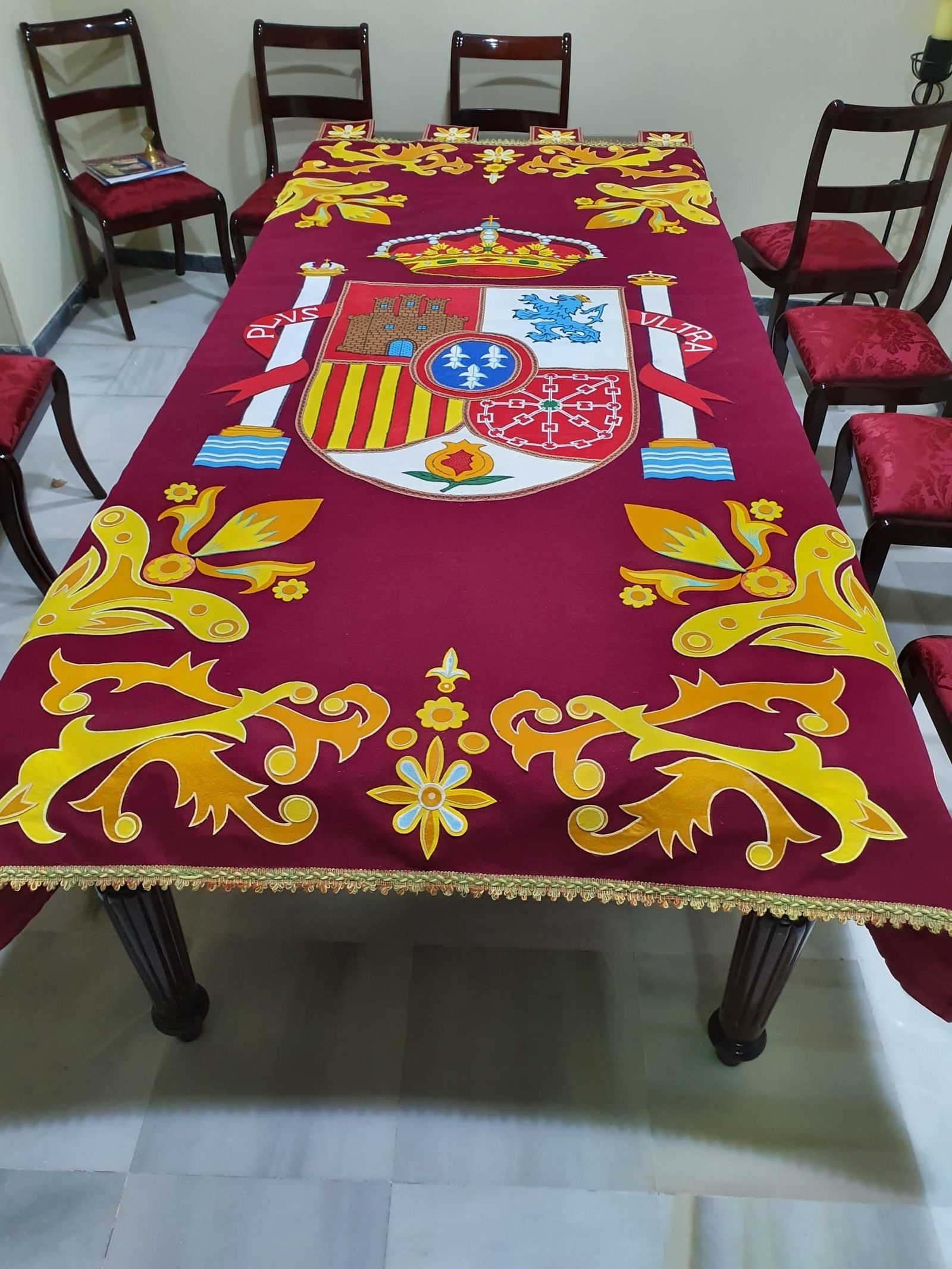 El nuevo repostero del Consejo de Hermandades