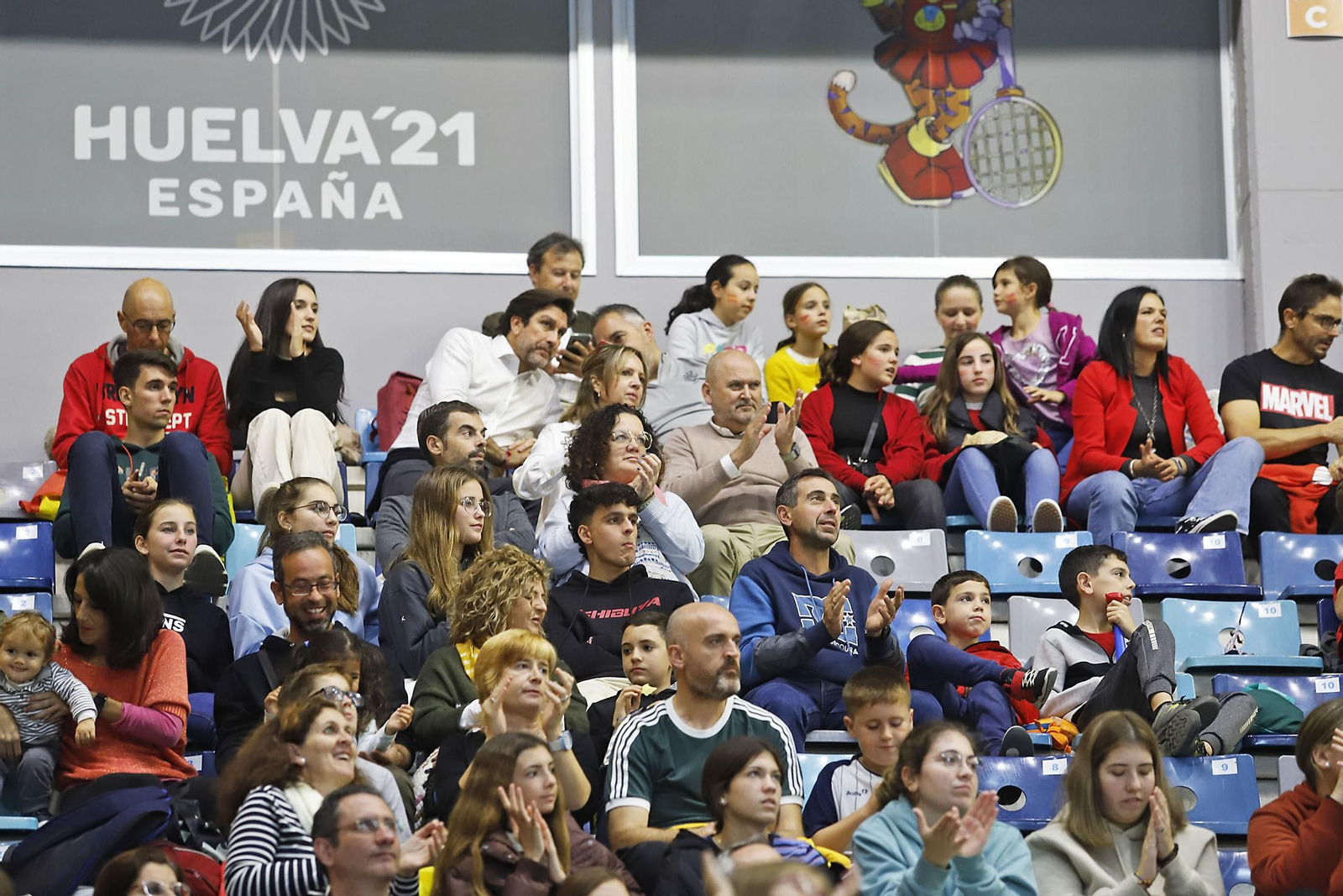 Ambiente en las gradas en el partido de la selección Española femenina de baloncesto contra Islnadia