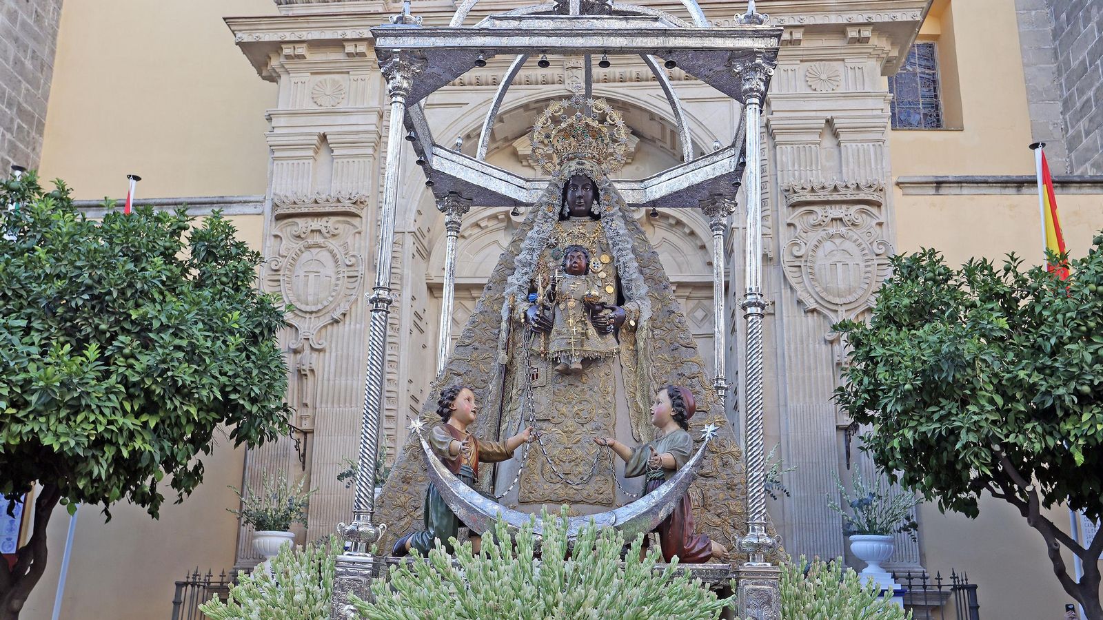 La procesión de la Patrona de Jerez en imágenes