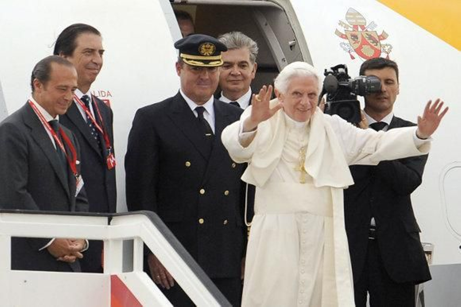 "España puede progresar sin renunciar a su alma católica"