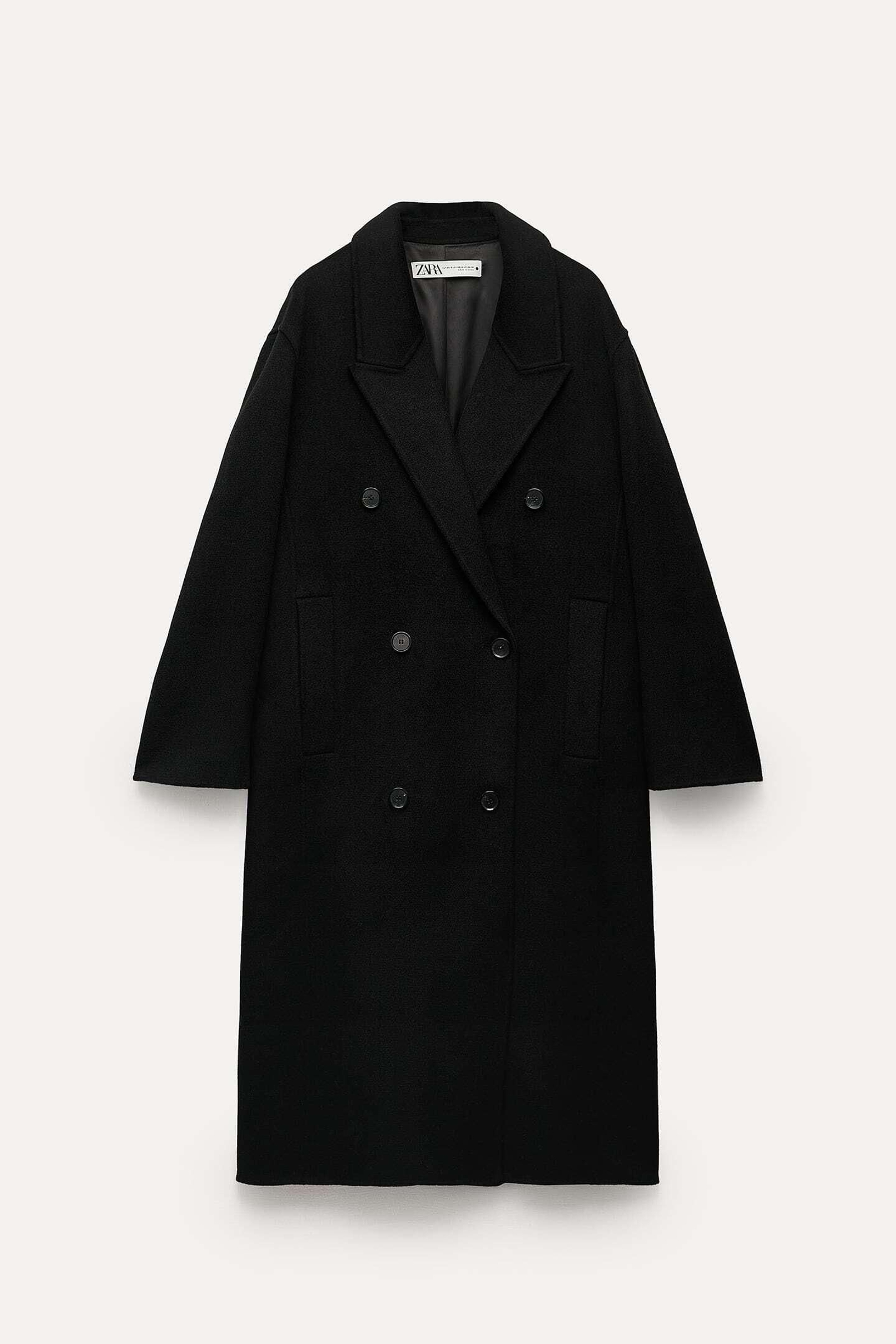 Abrigo negro de Zara.