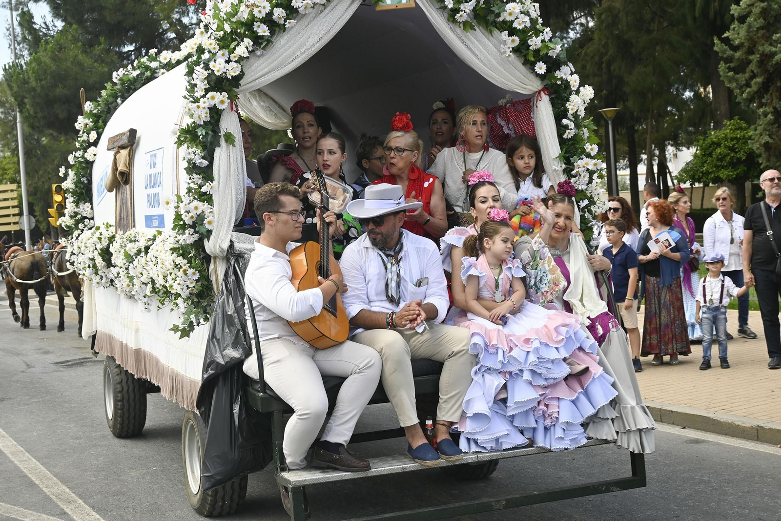 Todos los rocieros de la comitiva de la Hermandad de Huelva, en imágenes