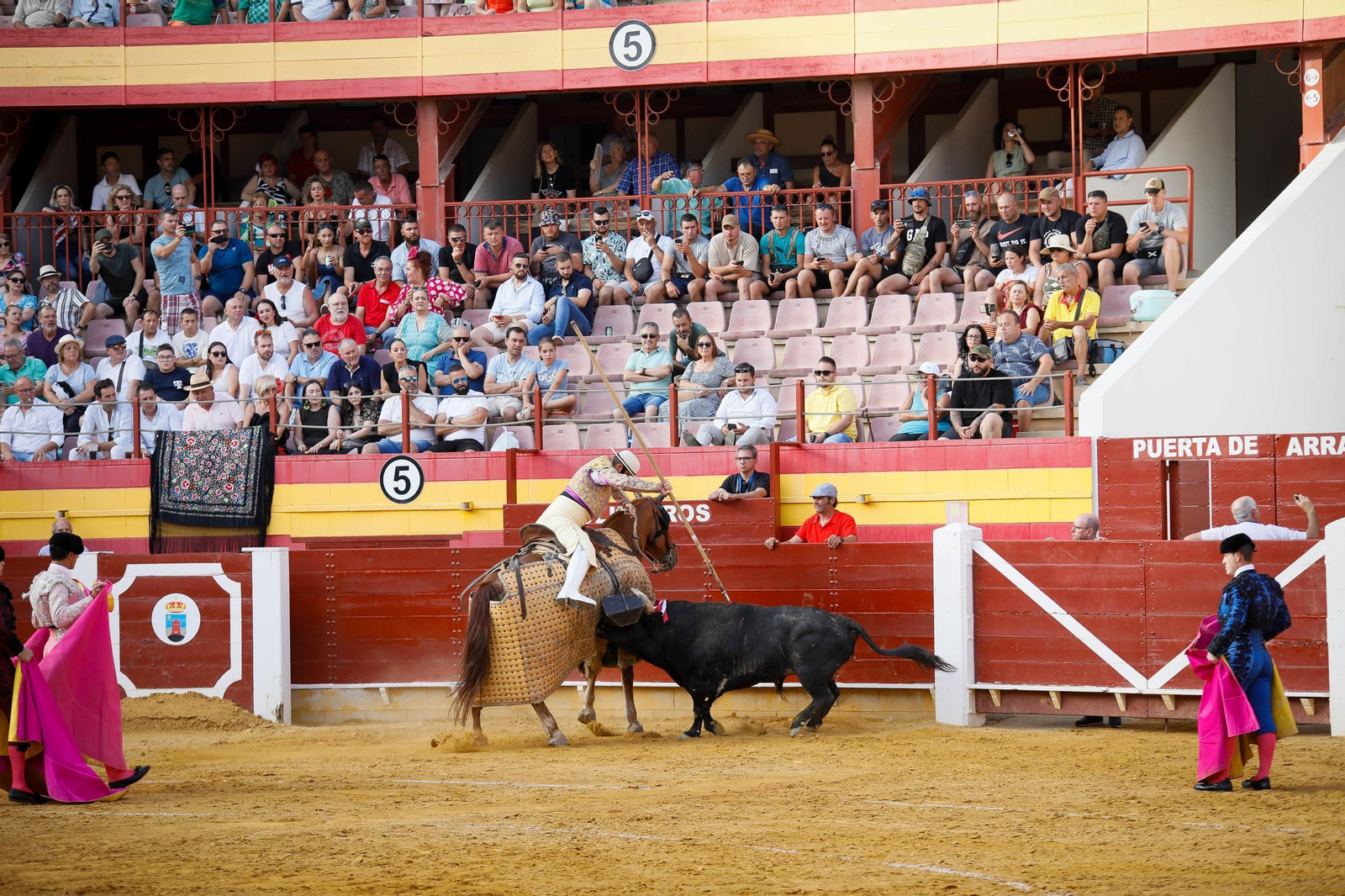 Imágenes de la corrida de toros en Roquetas de Mar