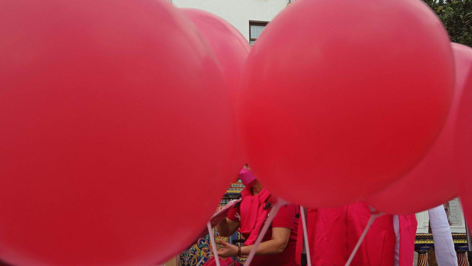 Fotos de la celebración del Día Mundial Contra el Cáncer de Mama en Algeciras