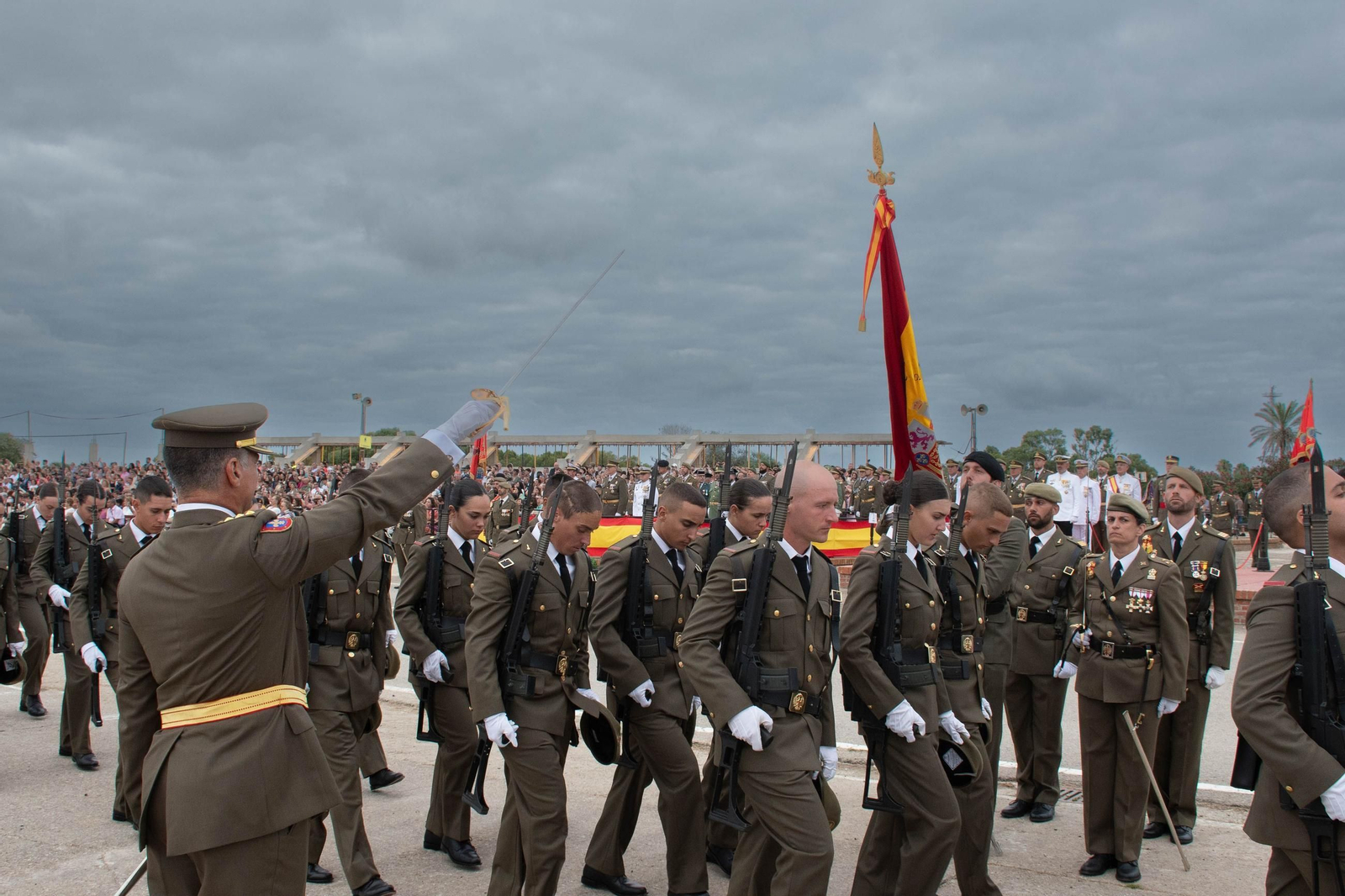 Imágenes de la jura de bandera del primer ciclo de 2025 en el Centro de Formación de Tropa 2 de San Fernando