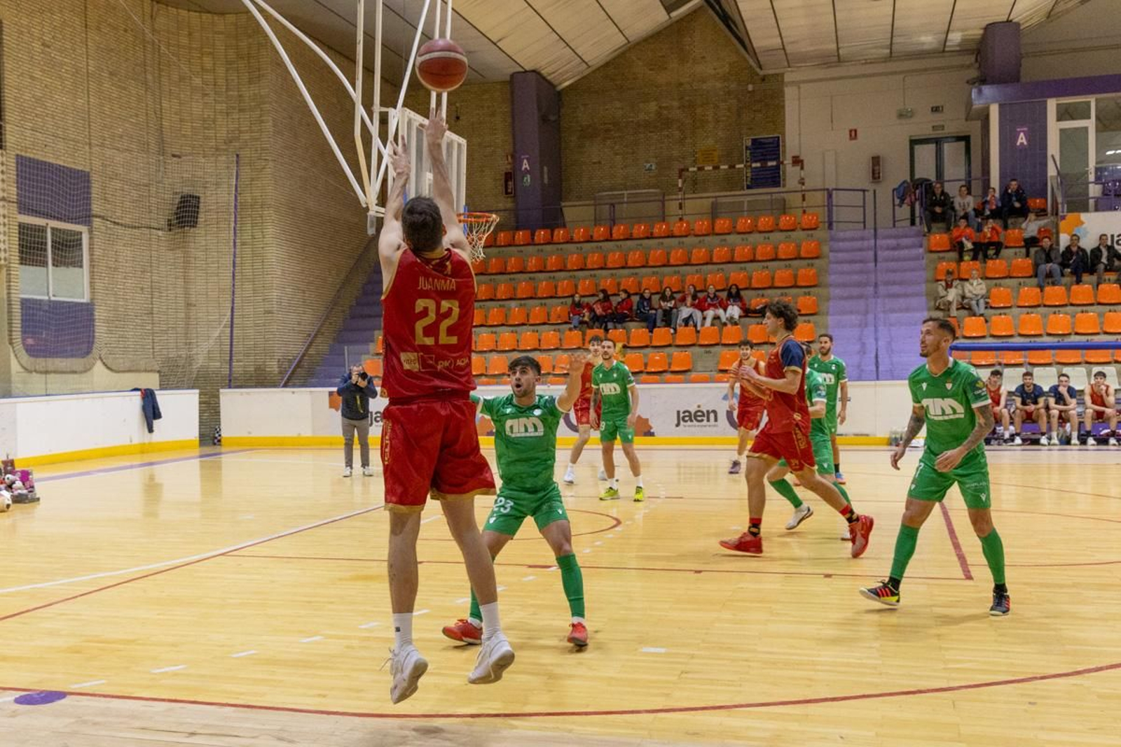 Jornada un juguete solidario, Real Jaén y Jaén CB