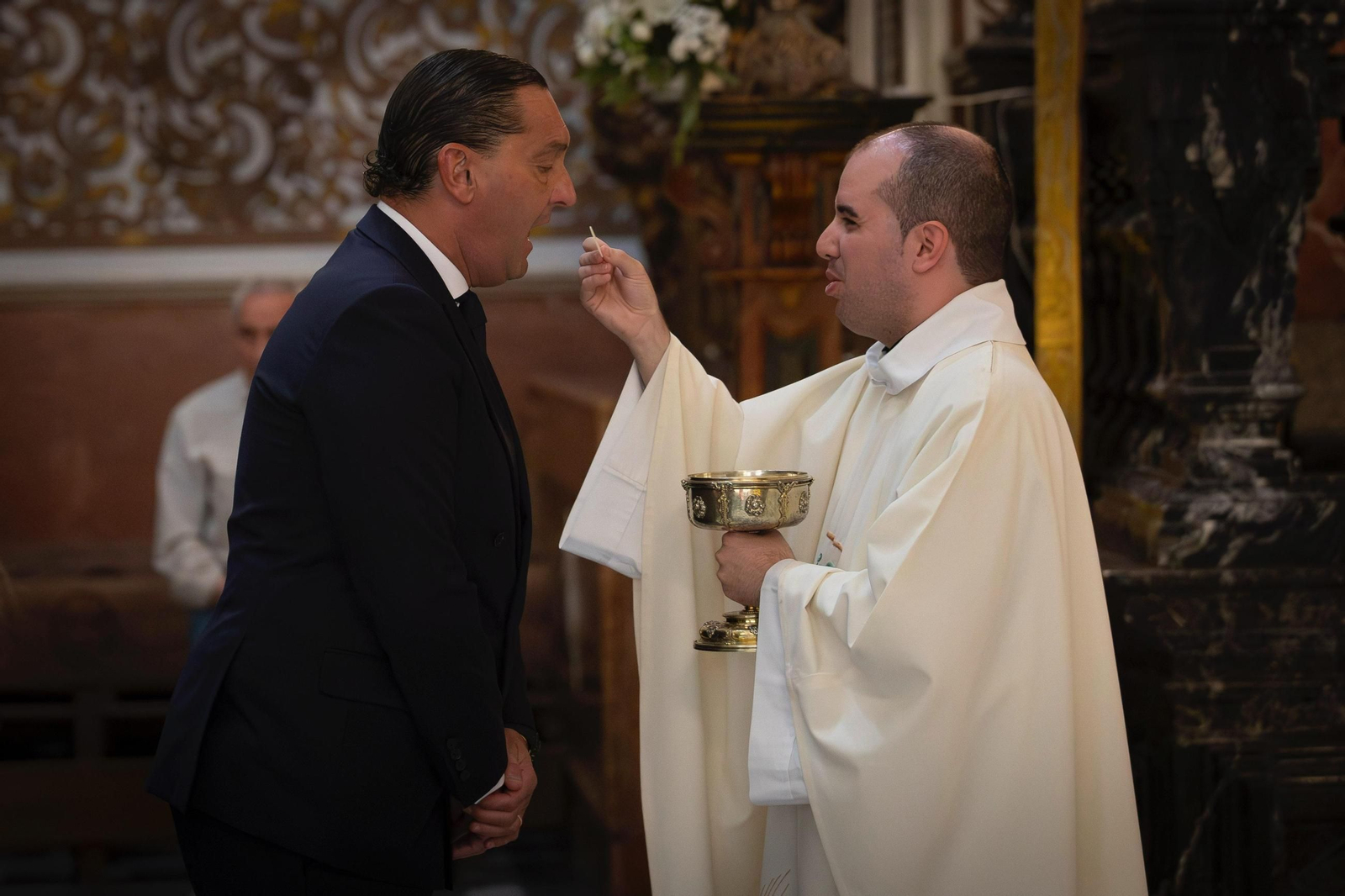 Las imágenes de la ofrenda del Granada CF a la Virgen de las Angustias